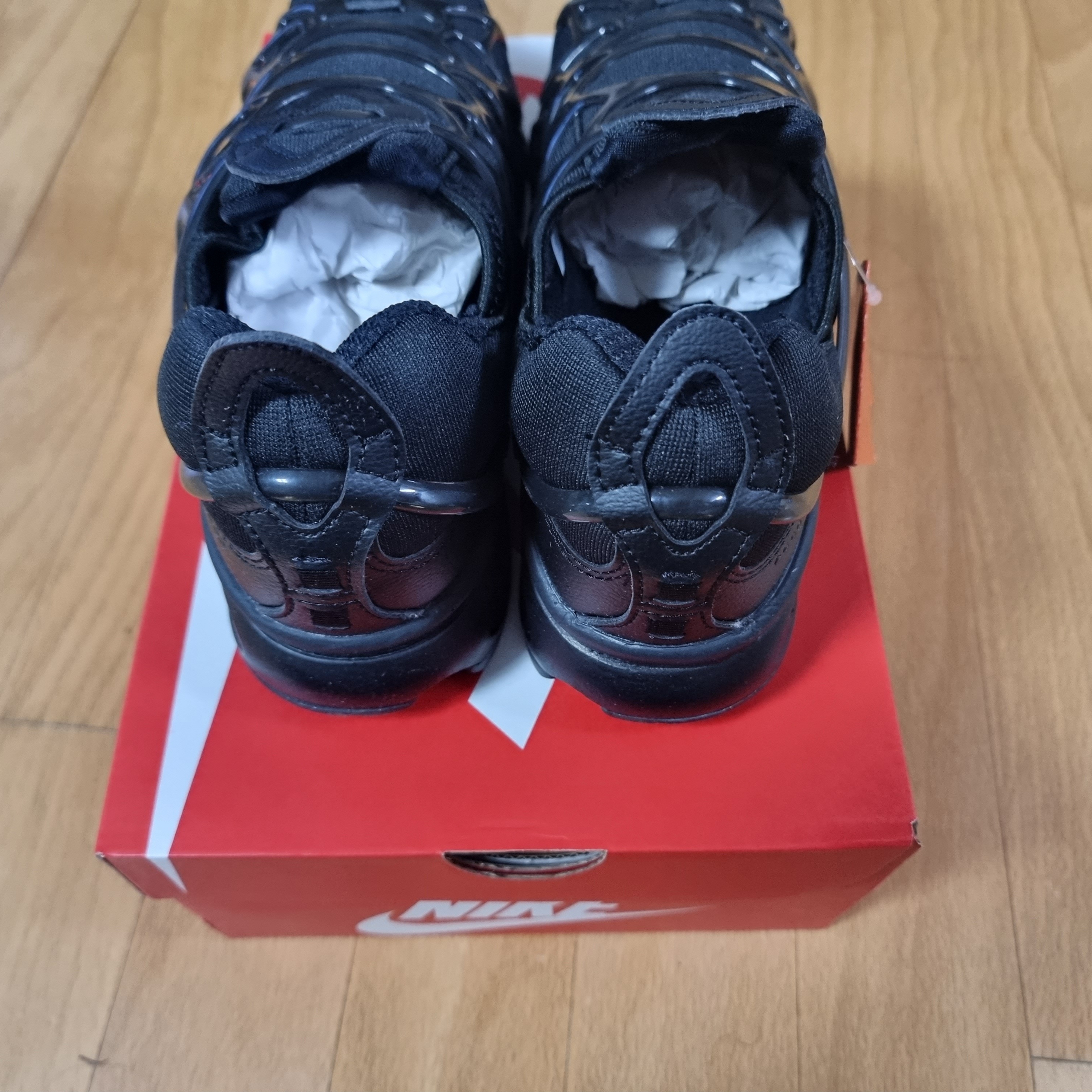 Nike Air Kukini Triple Black 착용 스타일 - 2