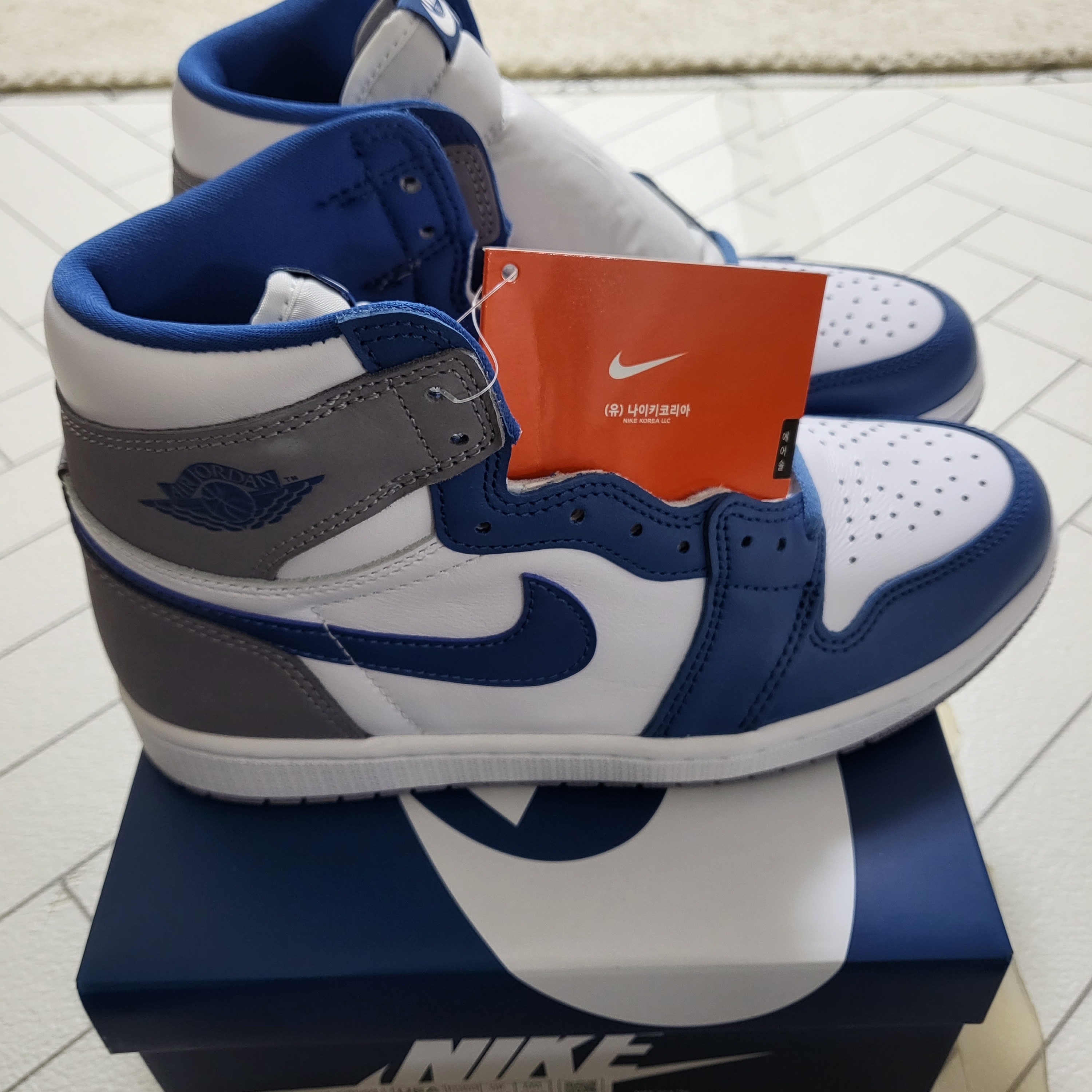 Jordan 1 Retro High OG True Blue 착용 스타일 - 2