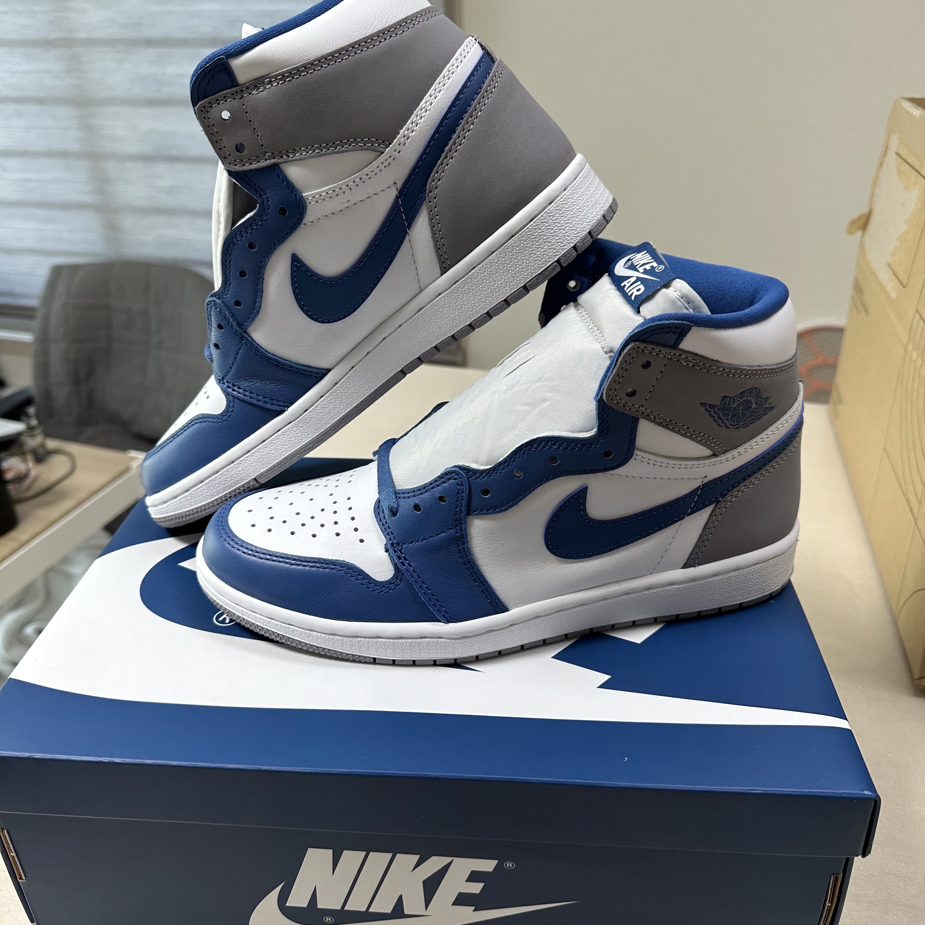 Jordan 1 Retro High OG True Blue 착용 스타일 - 2