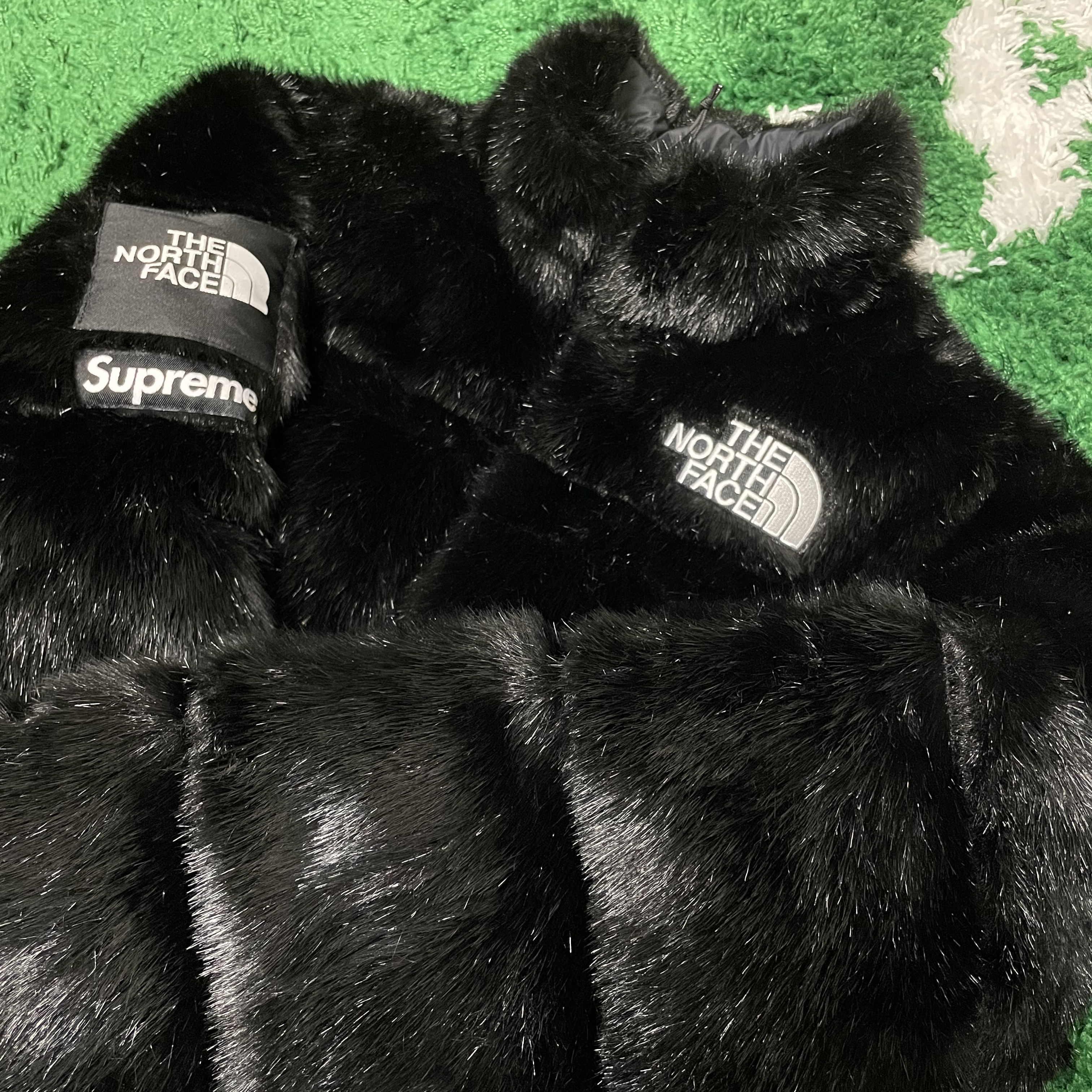 Supreme x The North Face Faux Fur Nuptse Jacket Black - 20FW 착용 스타일 - 1