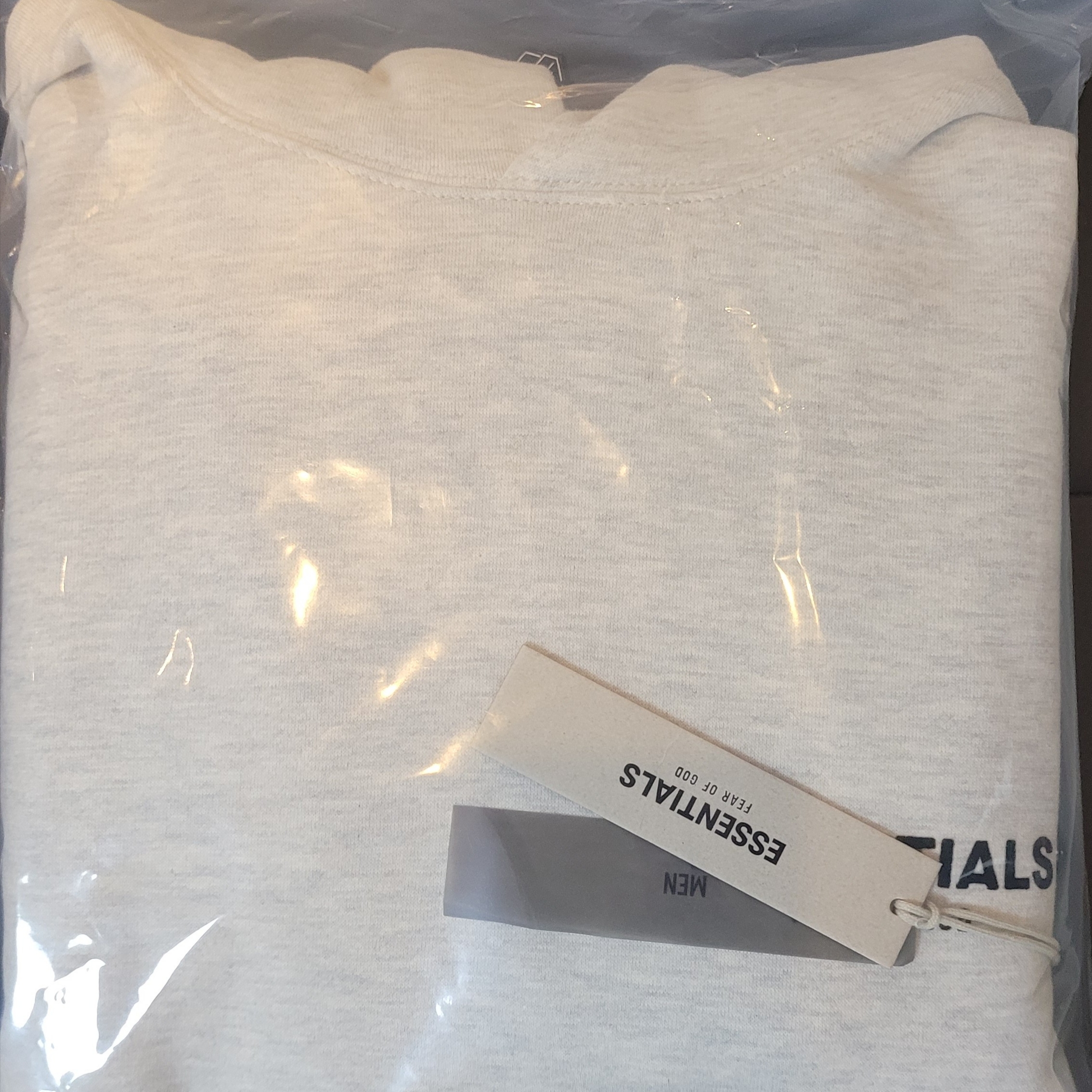 Essentials The Core Collection Hoodie Light Oatmeal 착용 스타일