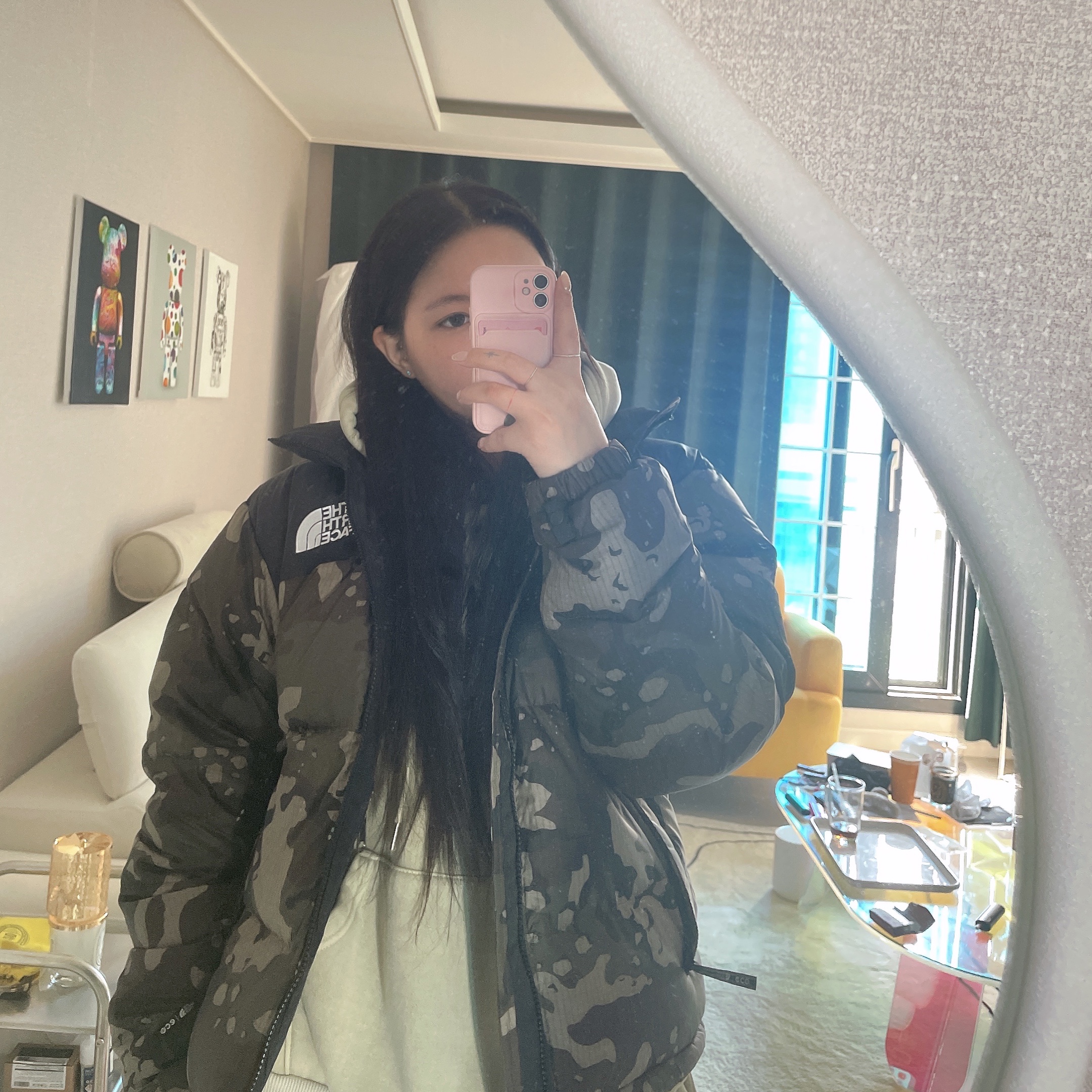 The North Face 1996 Novelty Nuptse Jacket Woodland Camo 착용 스타일