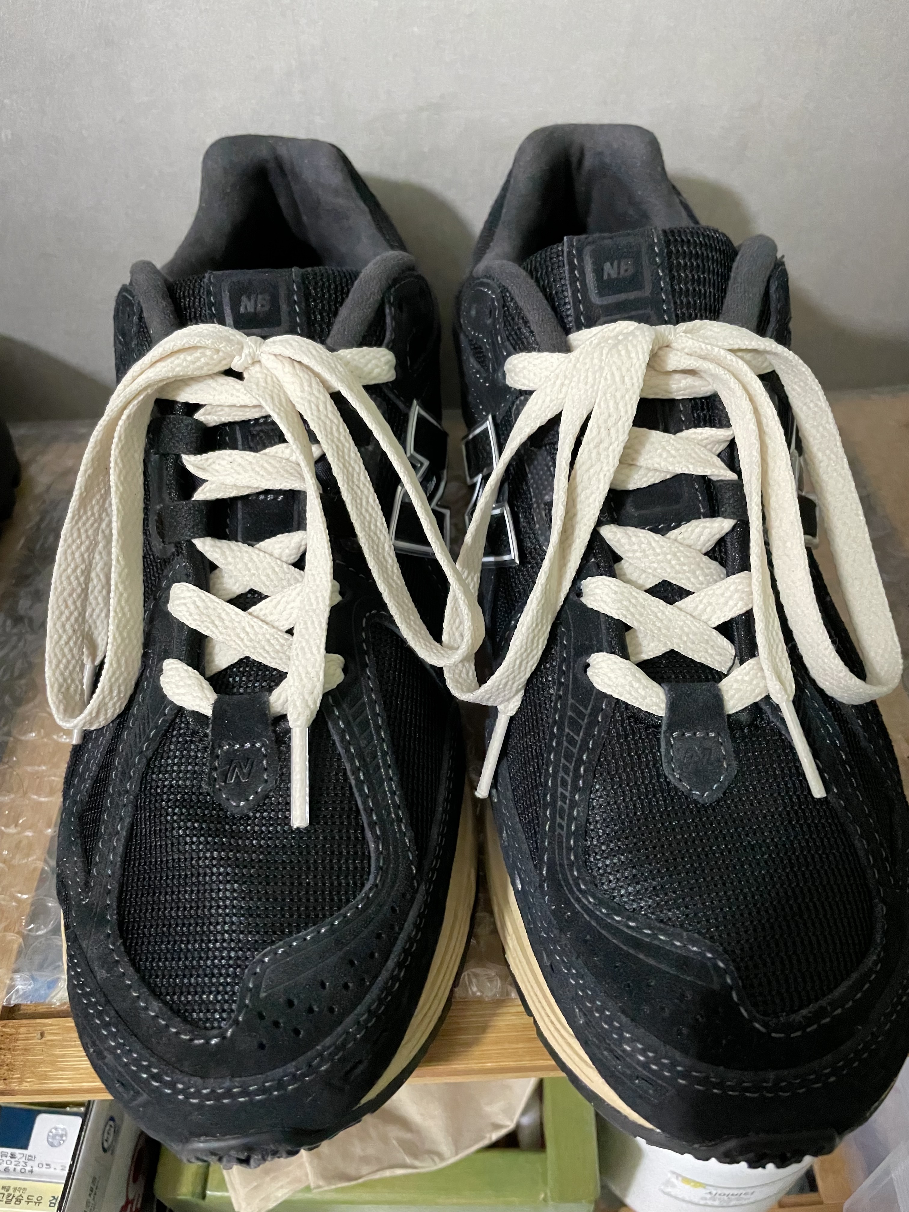 New Balance 1906R Black Taos Taupe 착용 스타일