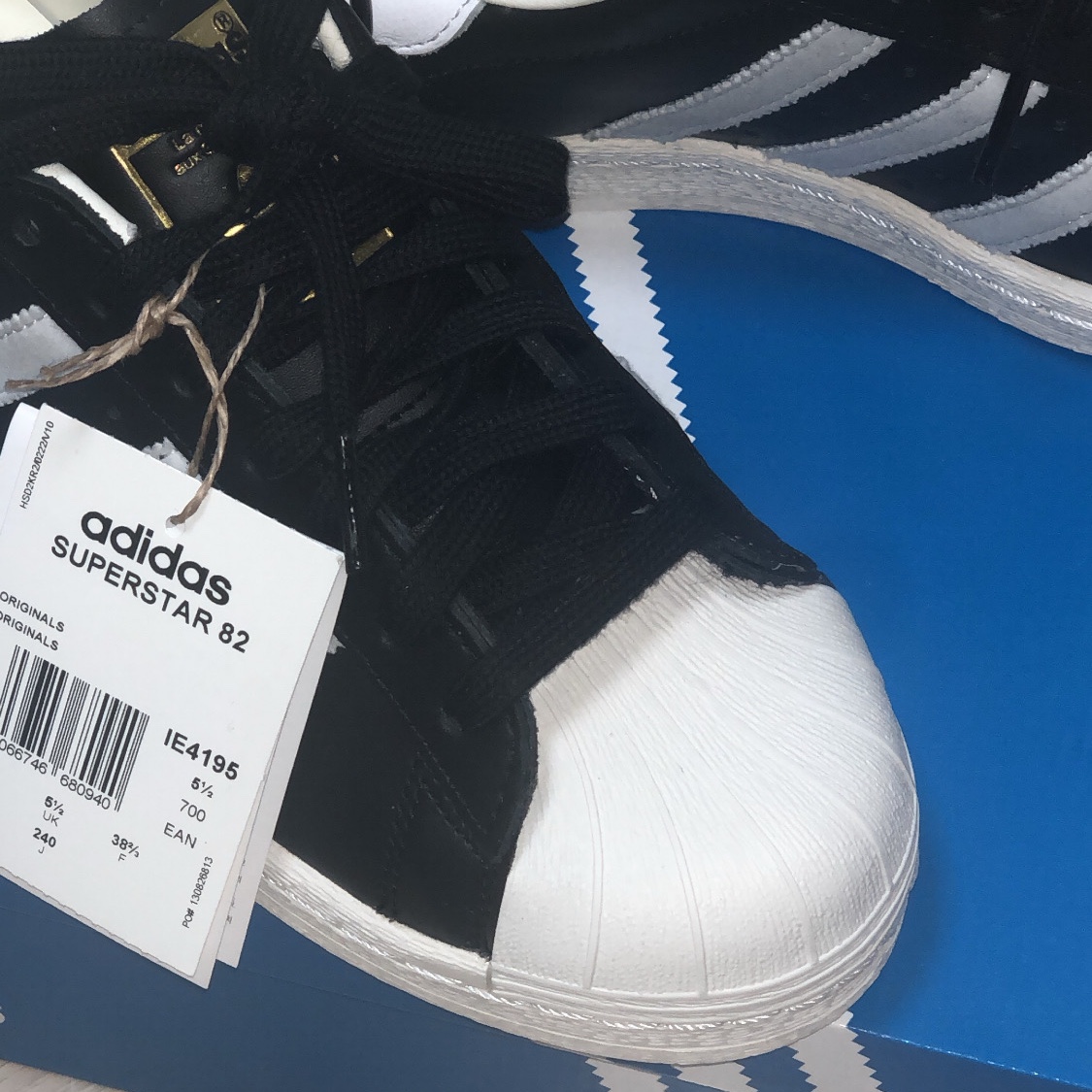 Adidas Superstar 82 FI Core Black 착용 스타일