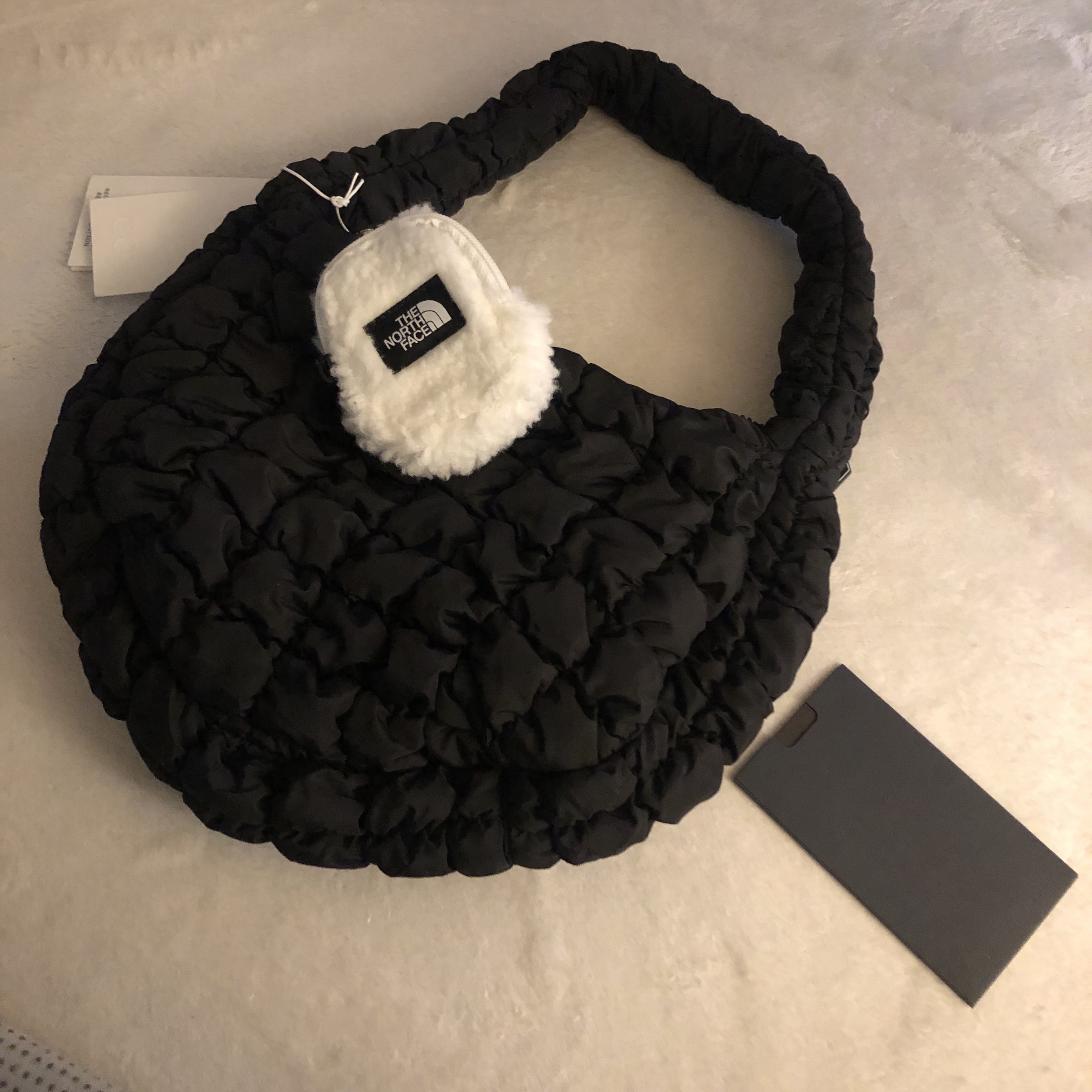 COS Quilted Mini Bag Black 착용 스타일