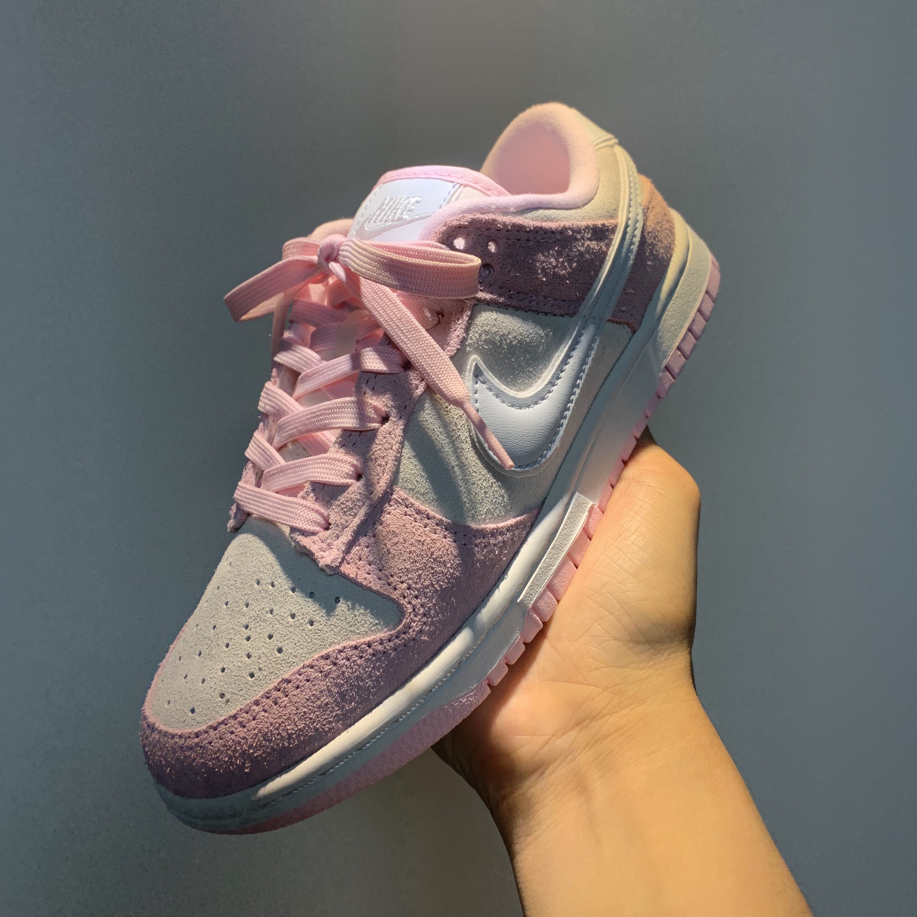 (W) Nike Dunk Low LX Pink Foam 착용 스타일 - 1