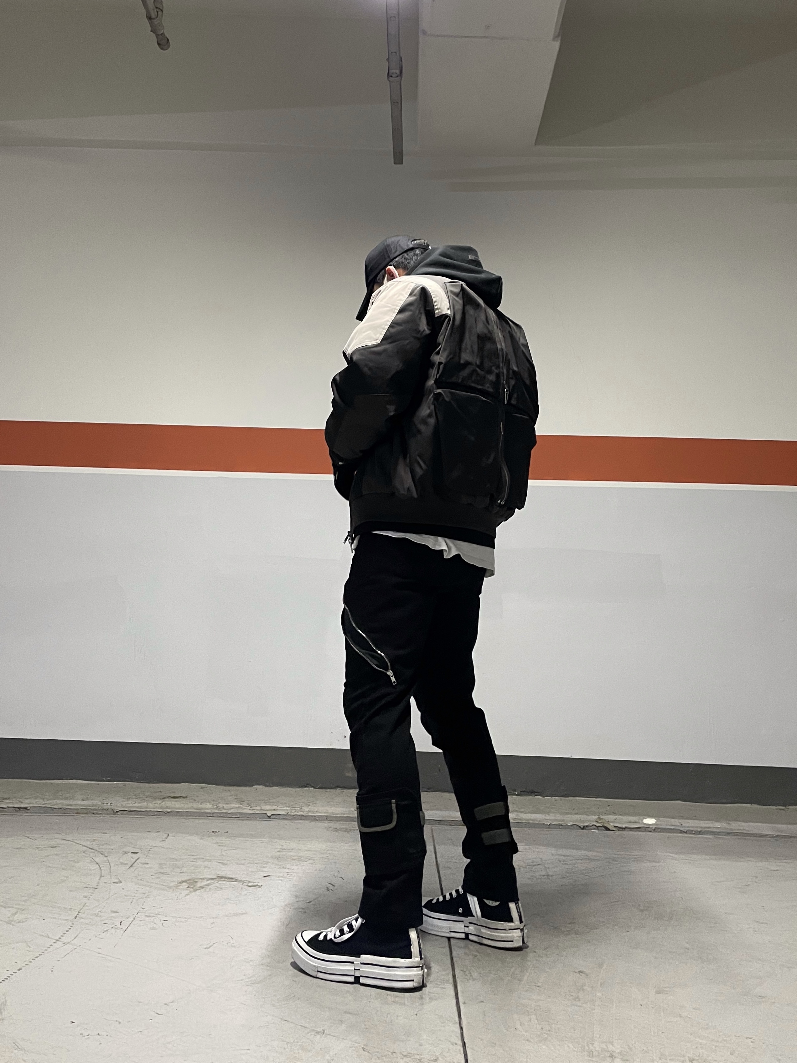 Undermycar Wani Kame Multi Block Pocket Turtle Bomber Driftwood - 22FW, Converse x Feng Chen Wang Chuck 70 2-in-1 Natural Ivory Black 착용 스타일 - 3