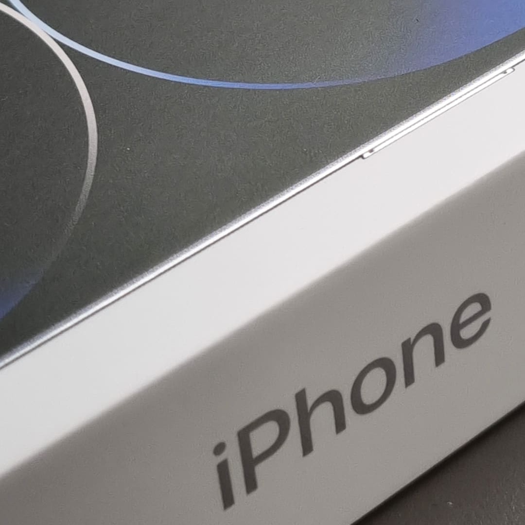 Apple iPhone 14 Pro 256GB Silver (Korean Ver.) 착용 스타일 - 2