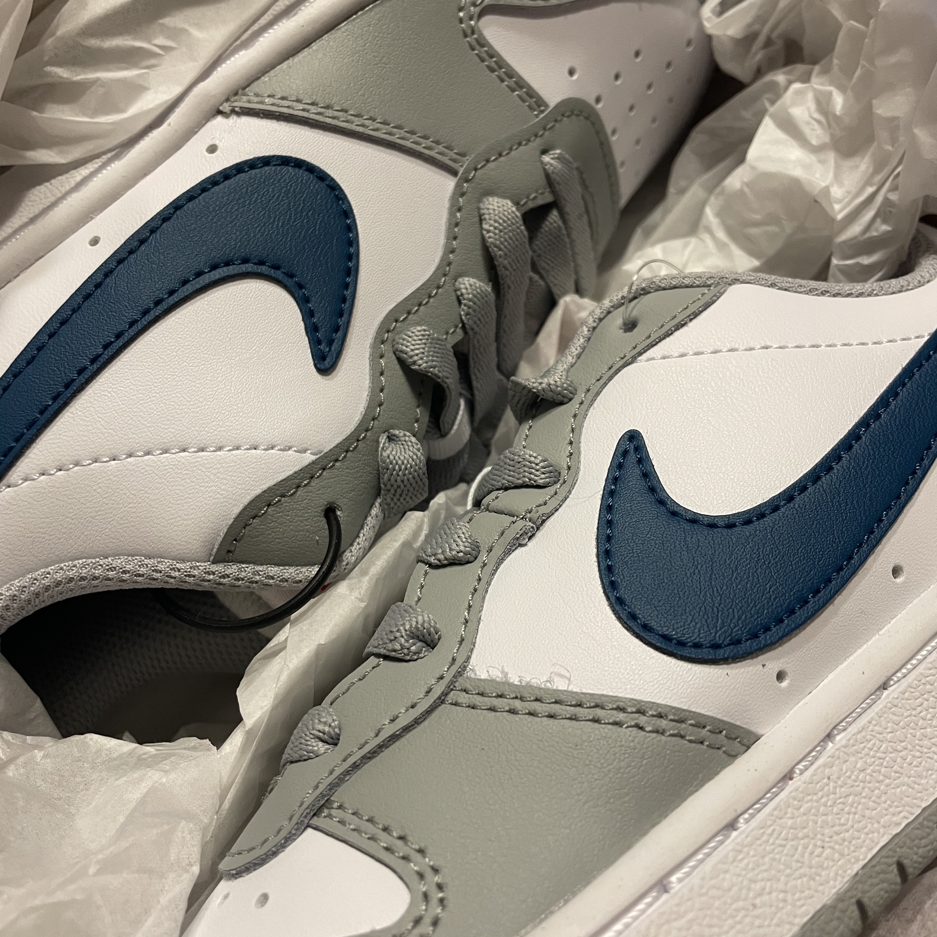 (GS) Nike Court Borough Low 2 Light Smoke Grey 착용 스타일