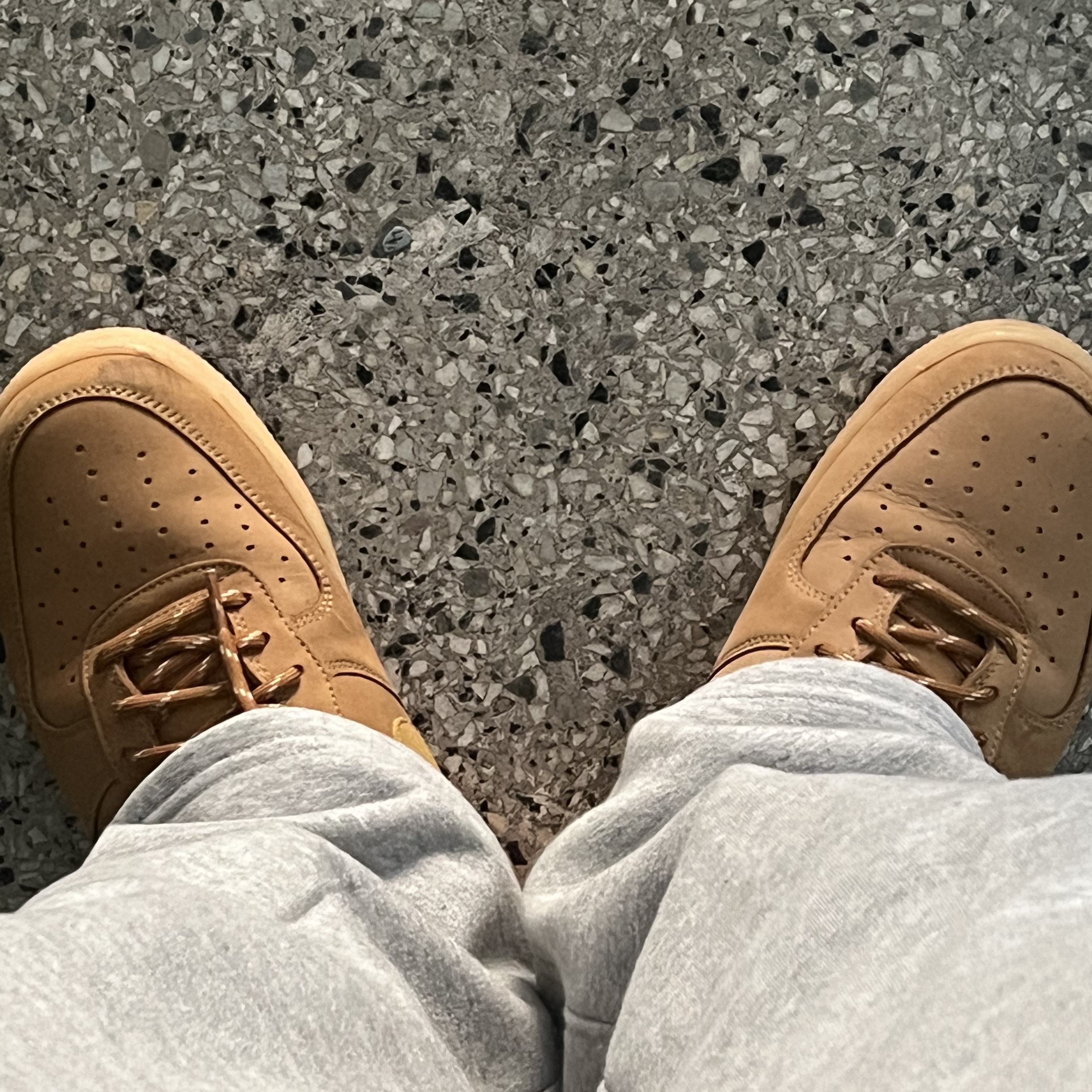 Nike Air Force 1 '07 WB Flax 착용 스타일