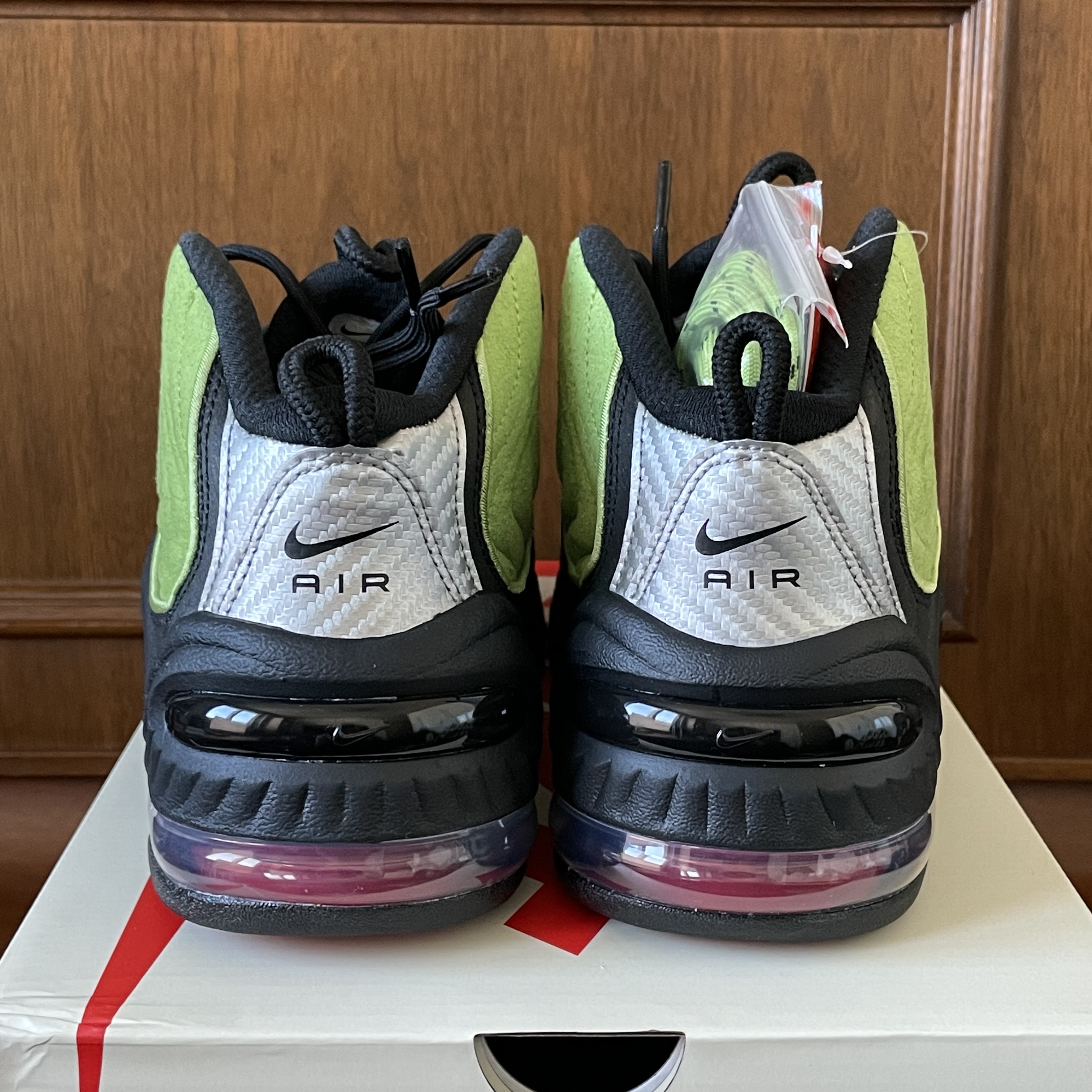 Nike x Stussy Air Penny II Vivid Green and Black 착용 스타일 - 4
