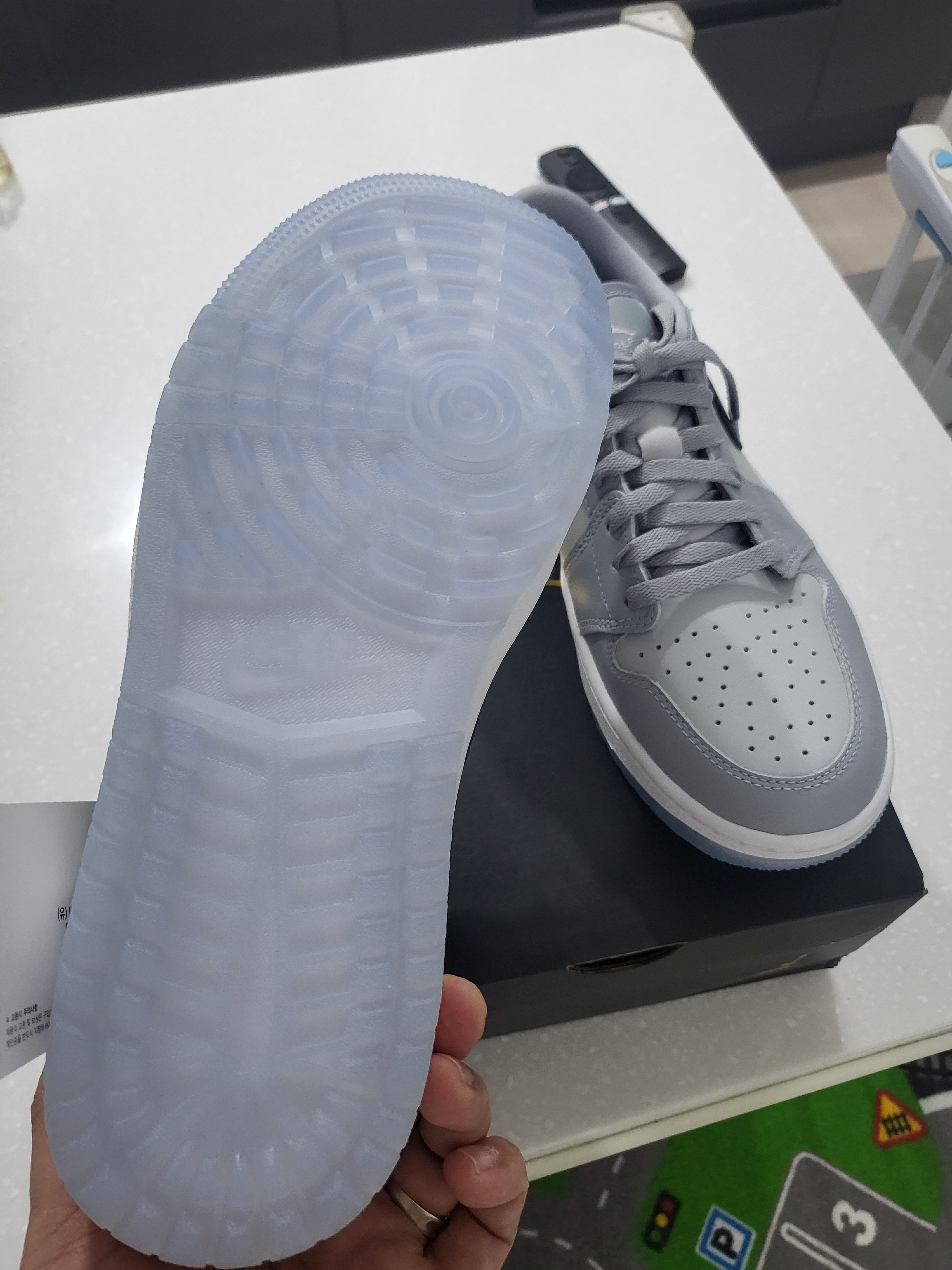 Jordan 1 Low Golf Wolf Grey 착용 스타일 - 2