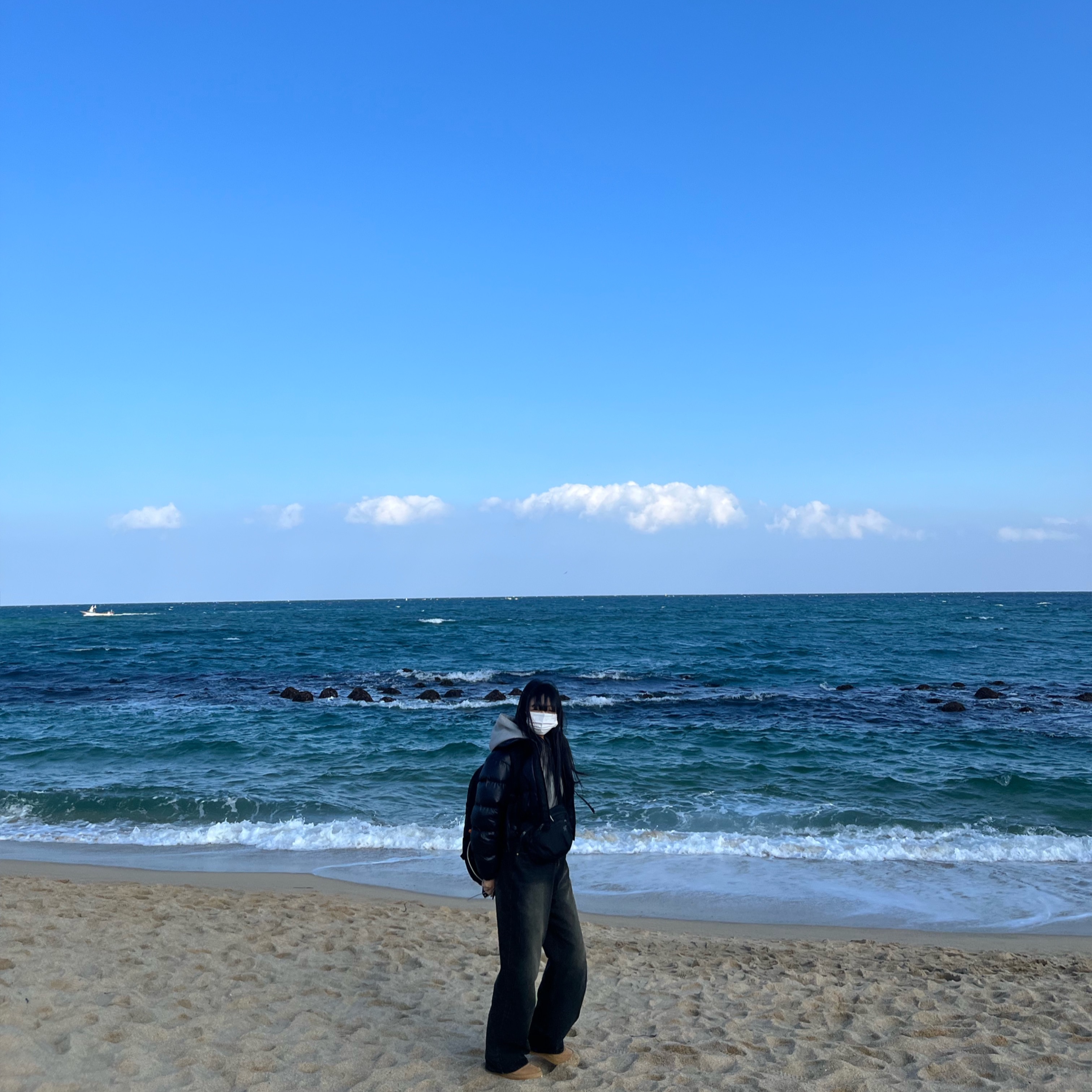(W) The North Face Nuptse Short Jacket Black, Nike Air Force 1 '07 WB Flax 착용 스타일 - 1