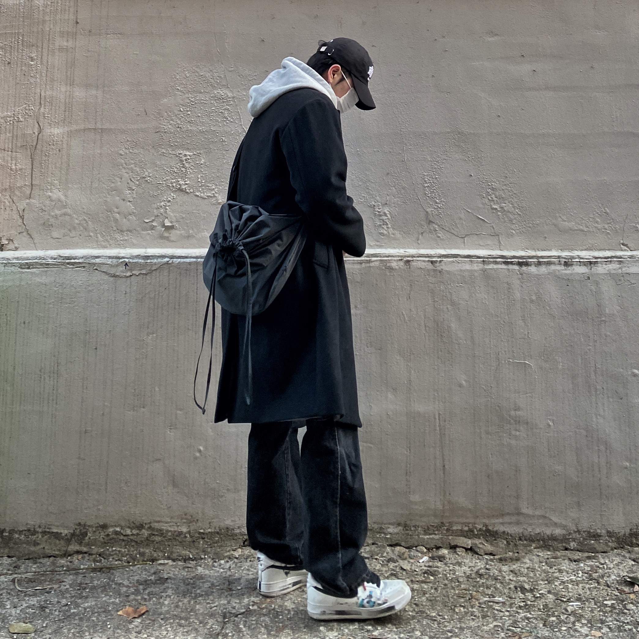 Darkr8m Studio White Logo Cap, Nike x Peaceminusone Air Force 1 Low Para-Noise 2.0 착용 스타일