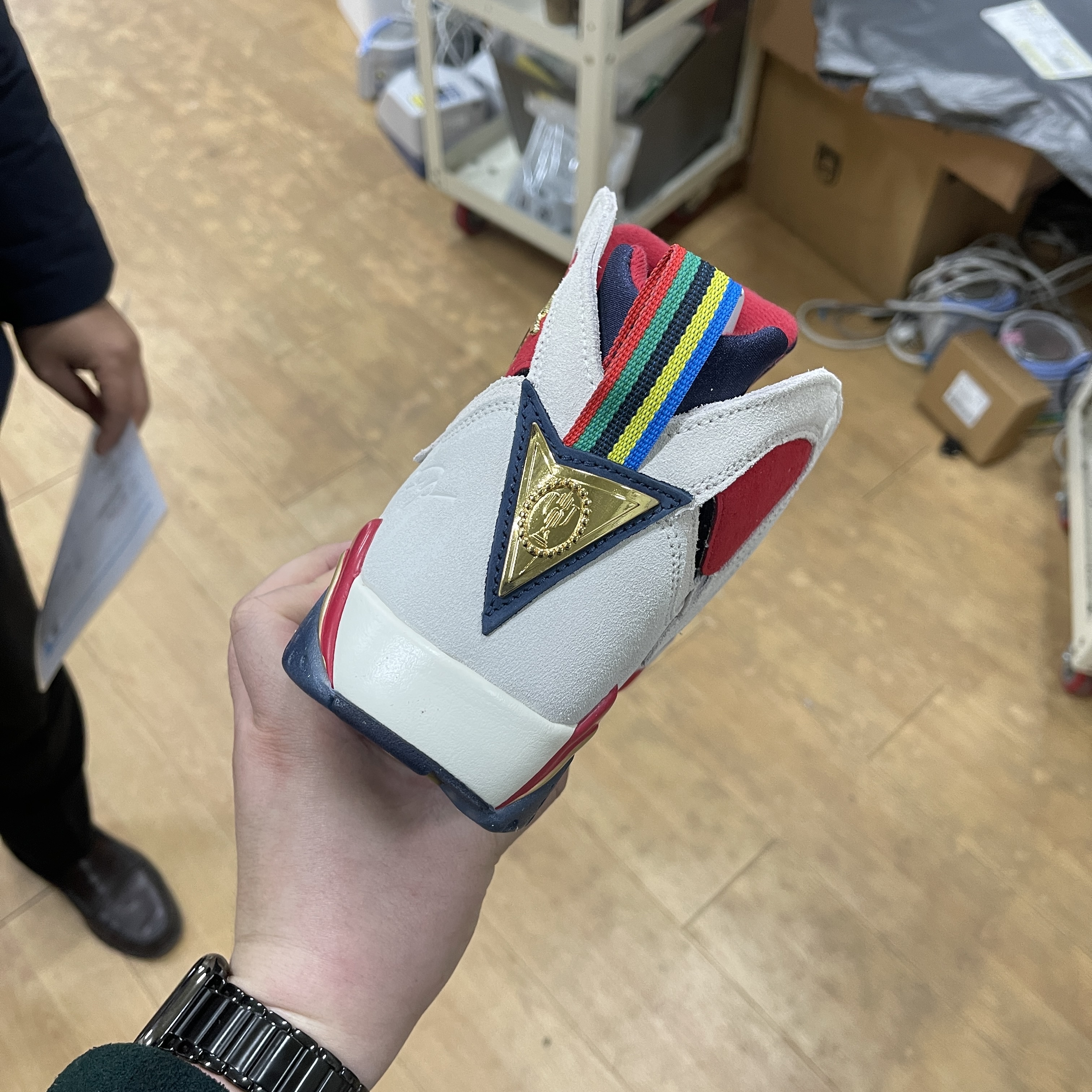 Jordan 7 x Trophy Room Retro SP True Red and Obsidian 착용 스타일 - 5