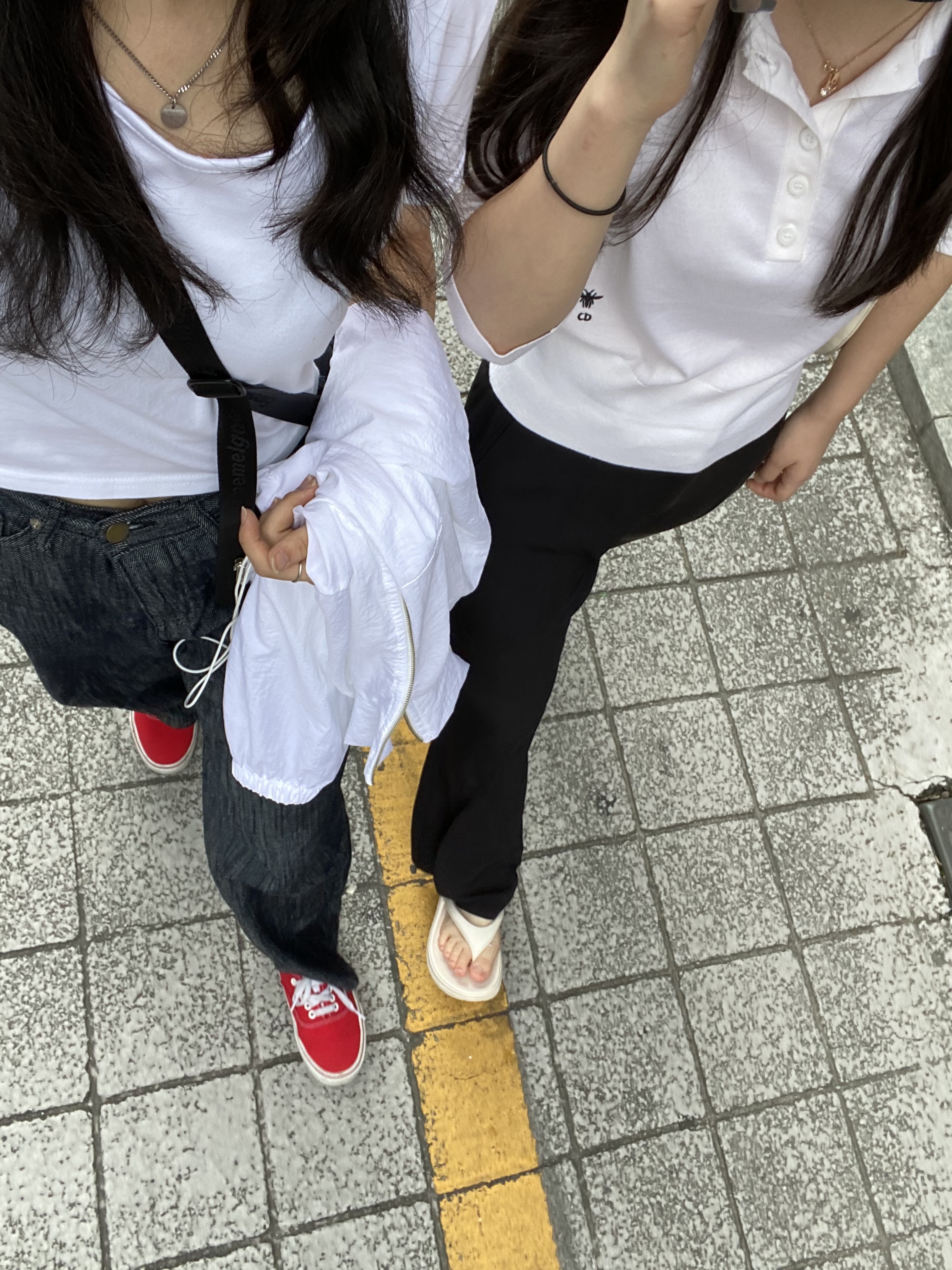Vans Authentic Red 착용 스타일 - 3