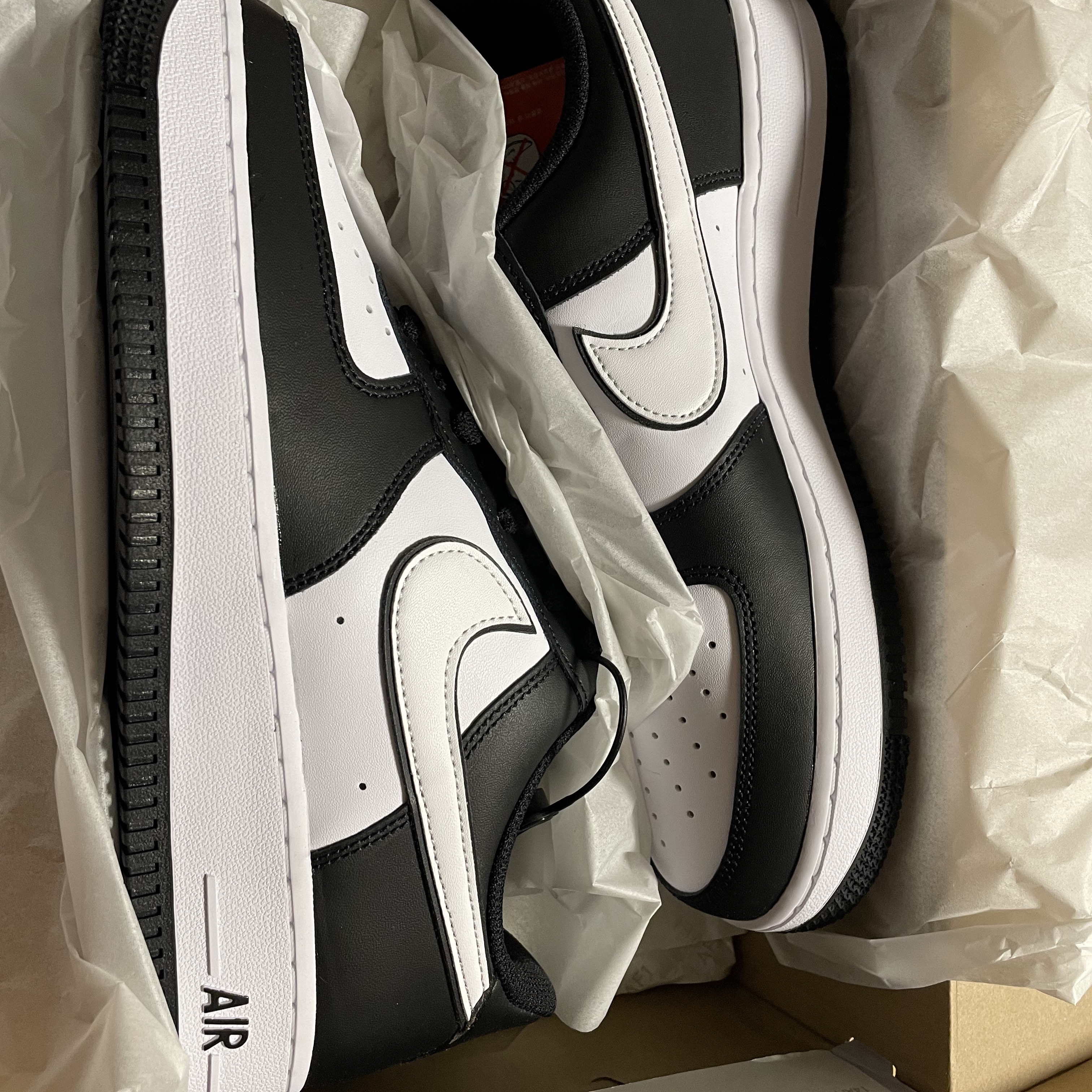 Nike Air Force 1 '07 Black White 착용 스타일