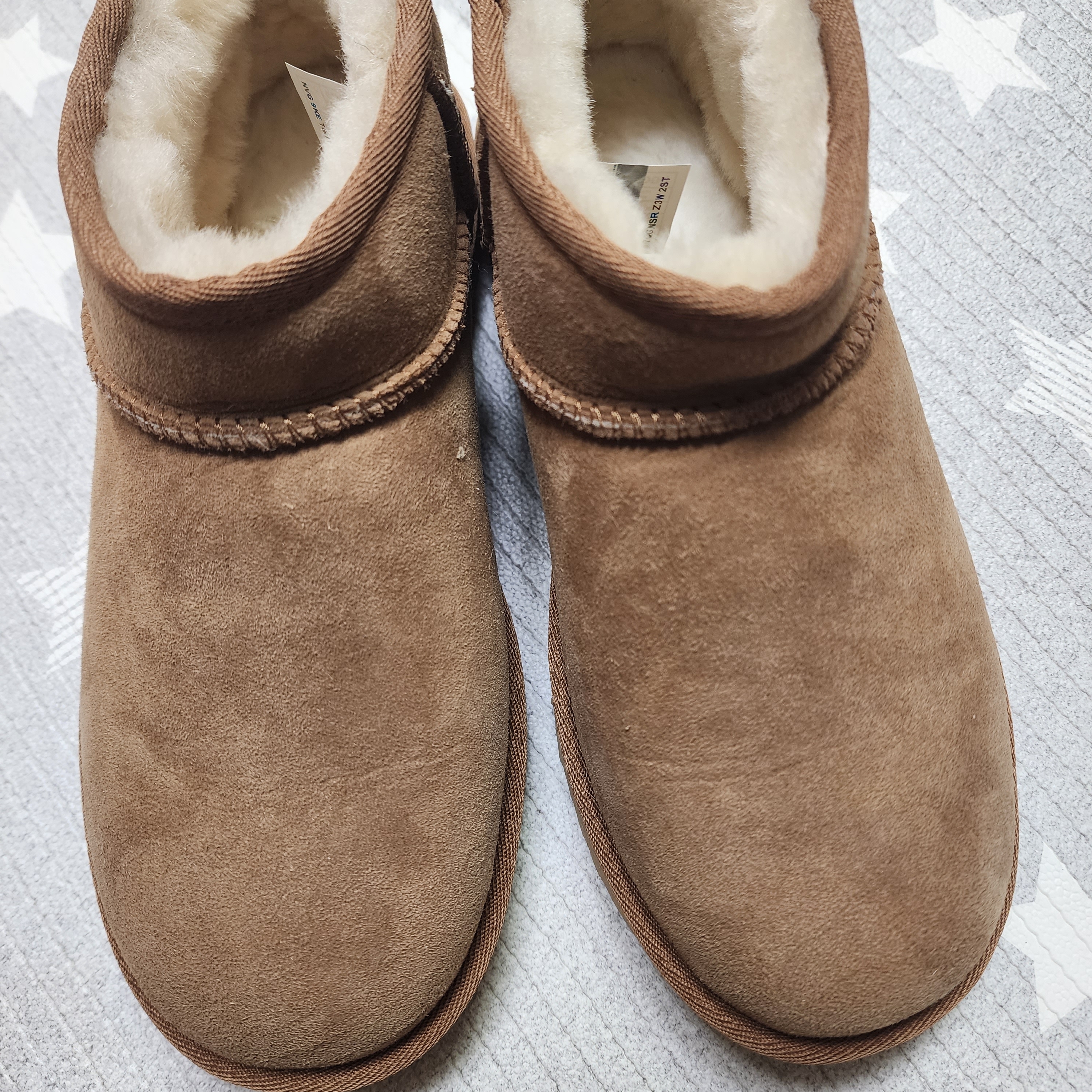 (W) UGG Classic Ultra Mini Boots Chestnut 착용 스타일 - 3