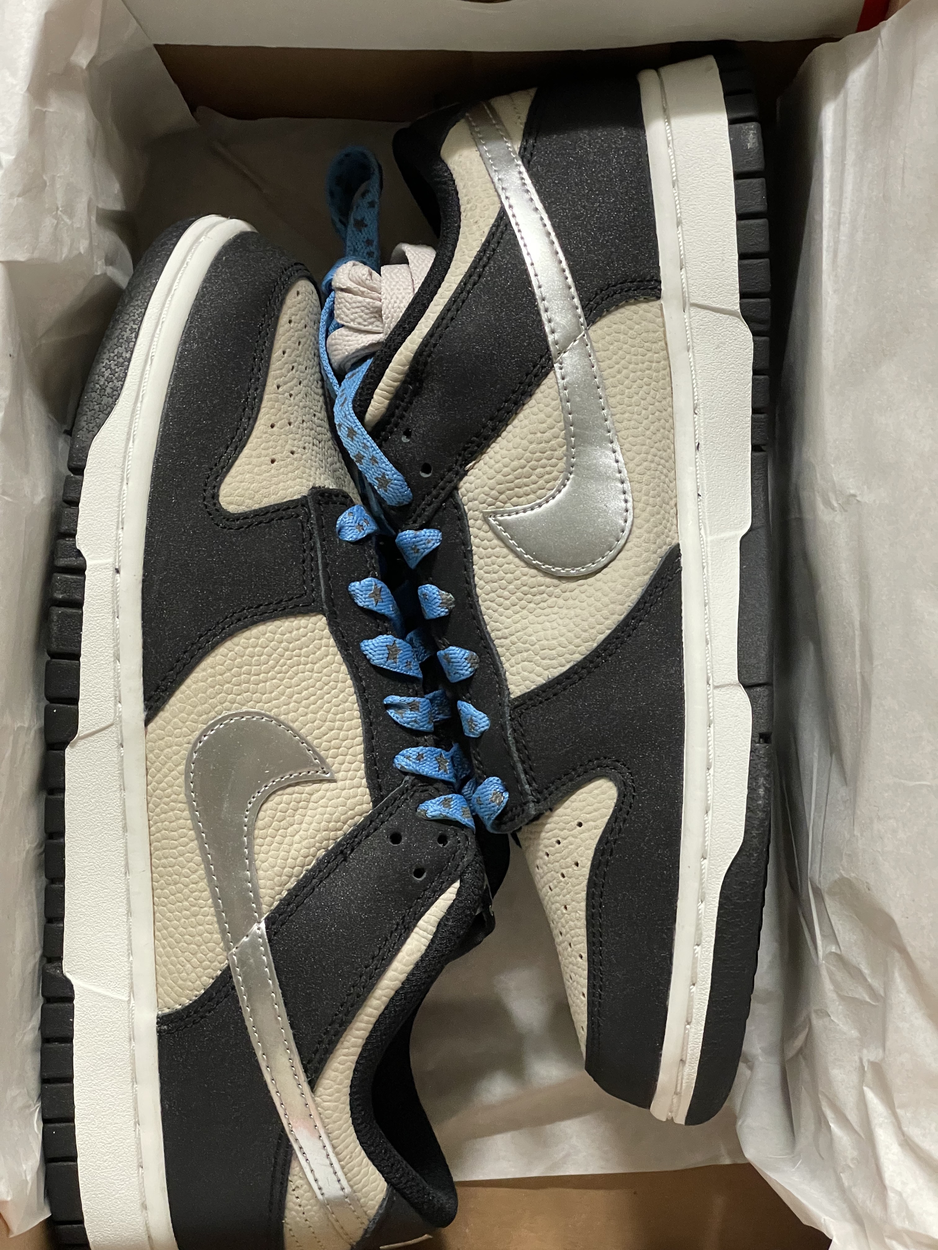 (W) Nike Dunk Low Light Bone Metallic Silver, Zara x Ader Error Striped Oversize Blazer Grey 착용 스타일 - 1