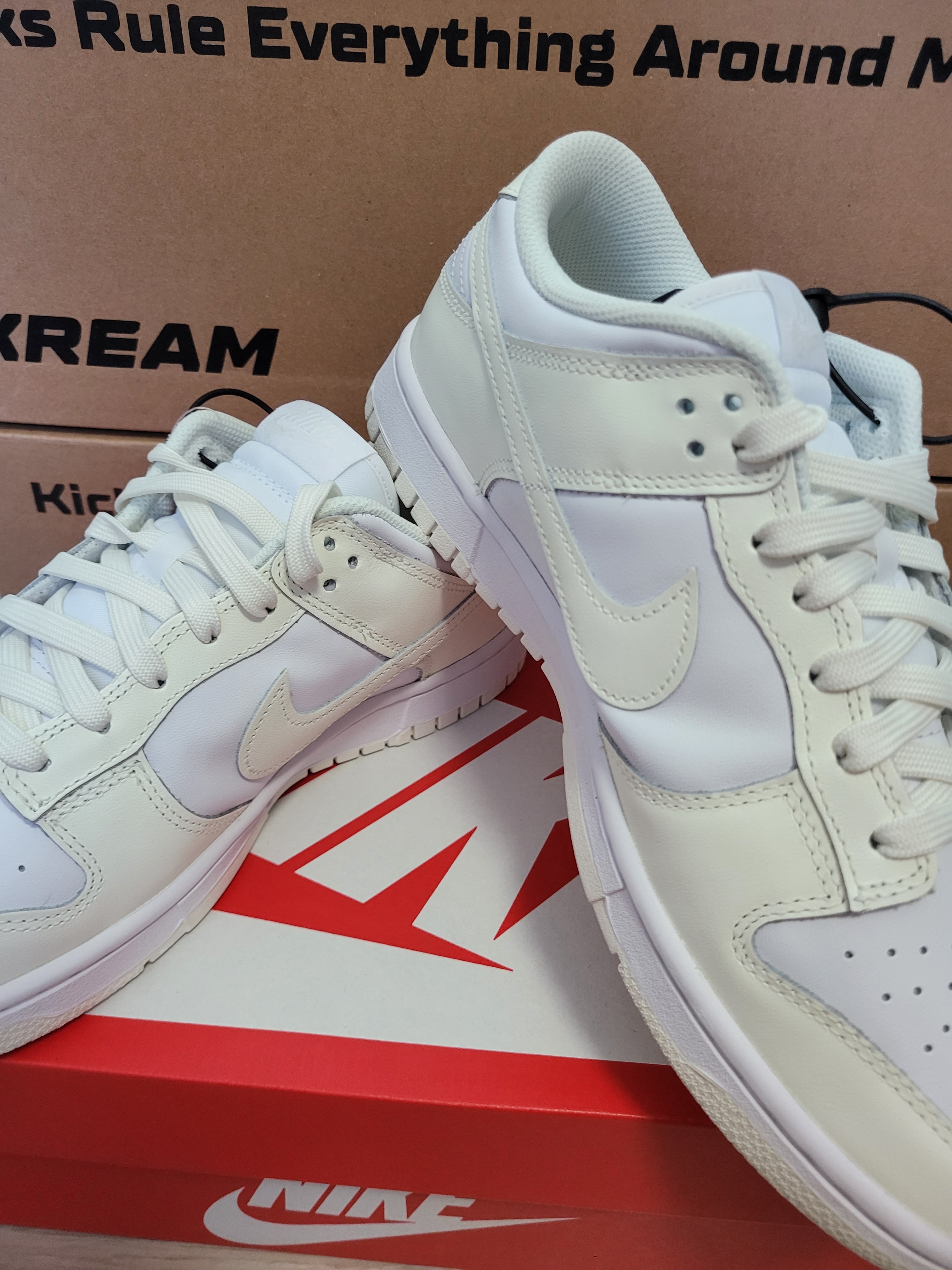 (W) Nike Dunk Low White and Sail 착용 스타일