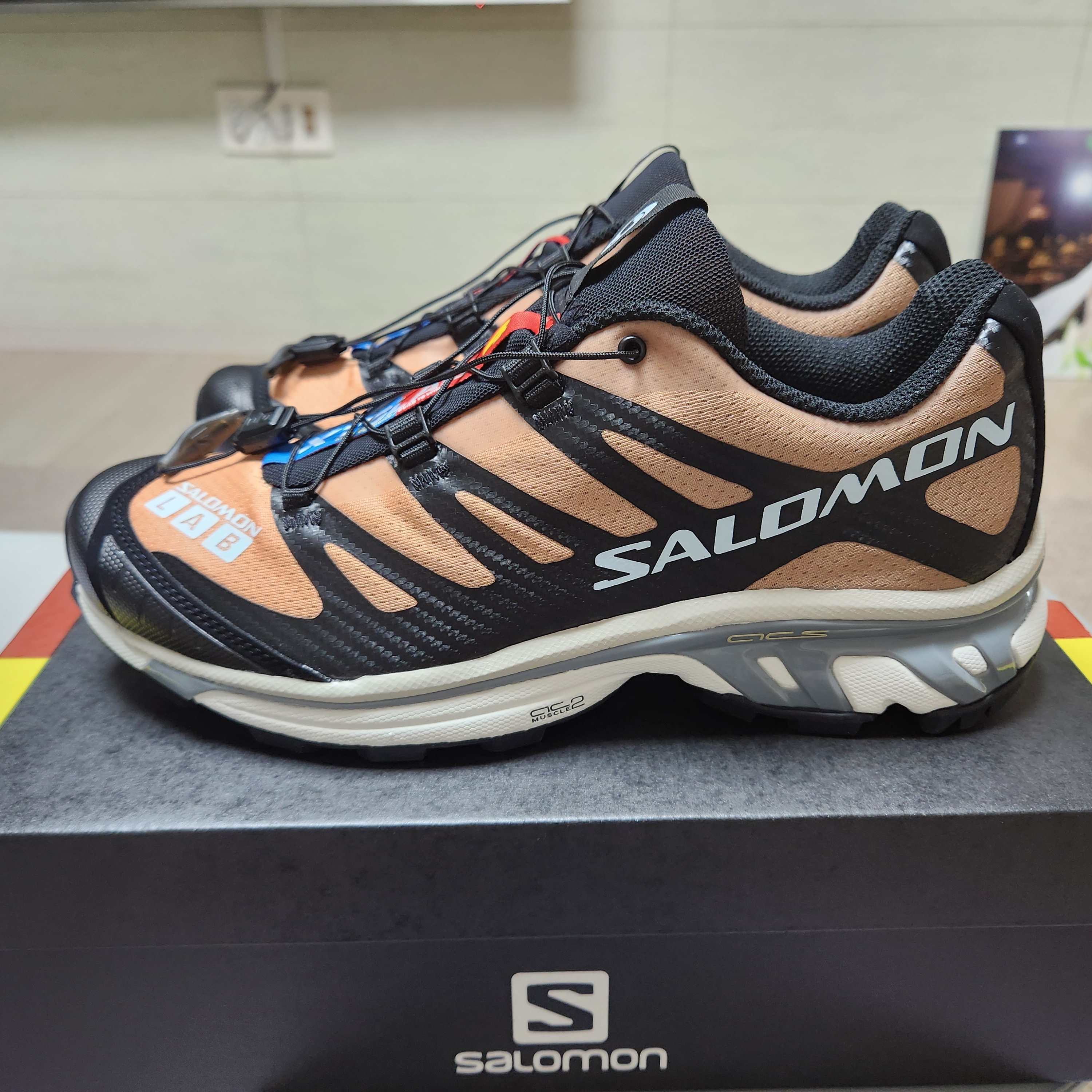 Salomon XT-4 Tobacco Brown 착용 스타일