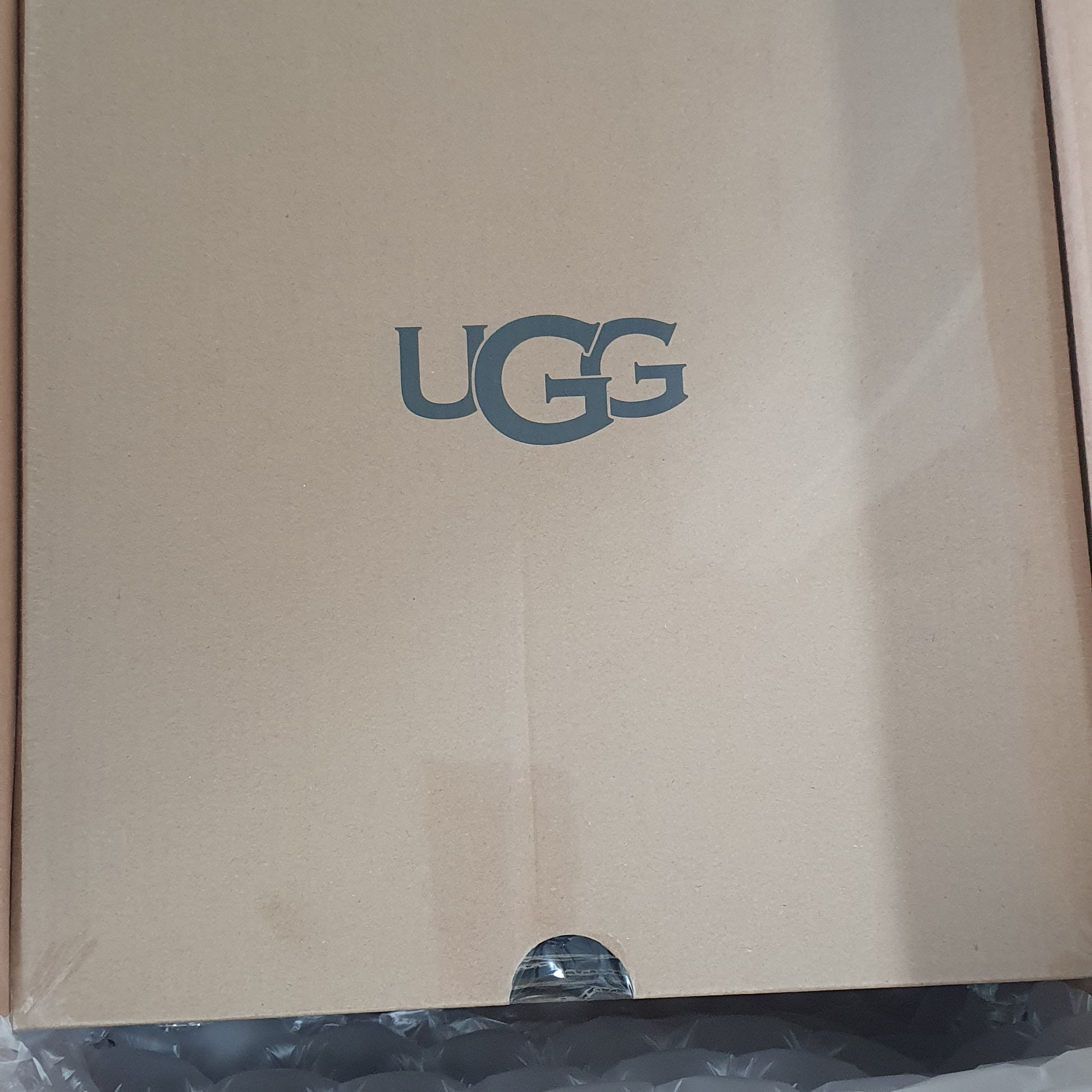 (W) UGG Classic Clear Mini Boots Natural Black 착용 스타일 - 3