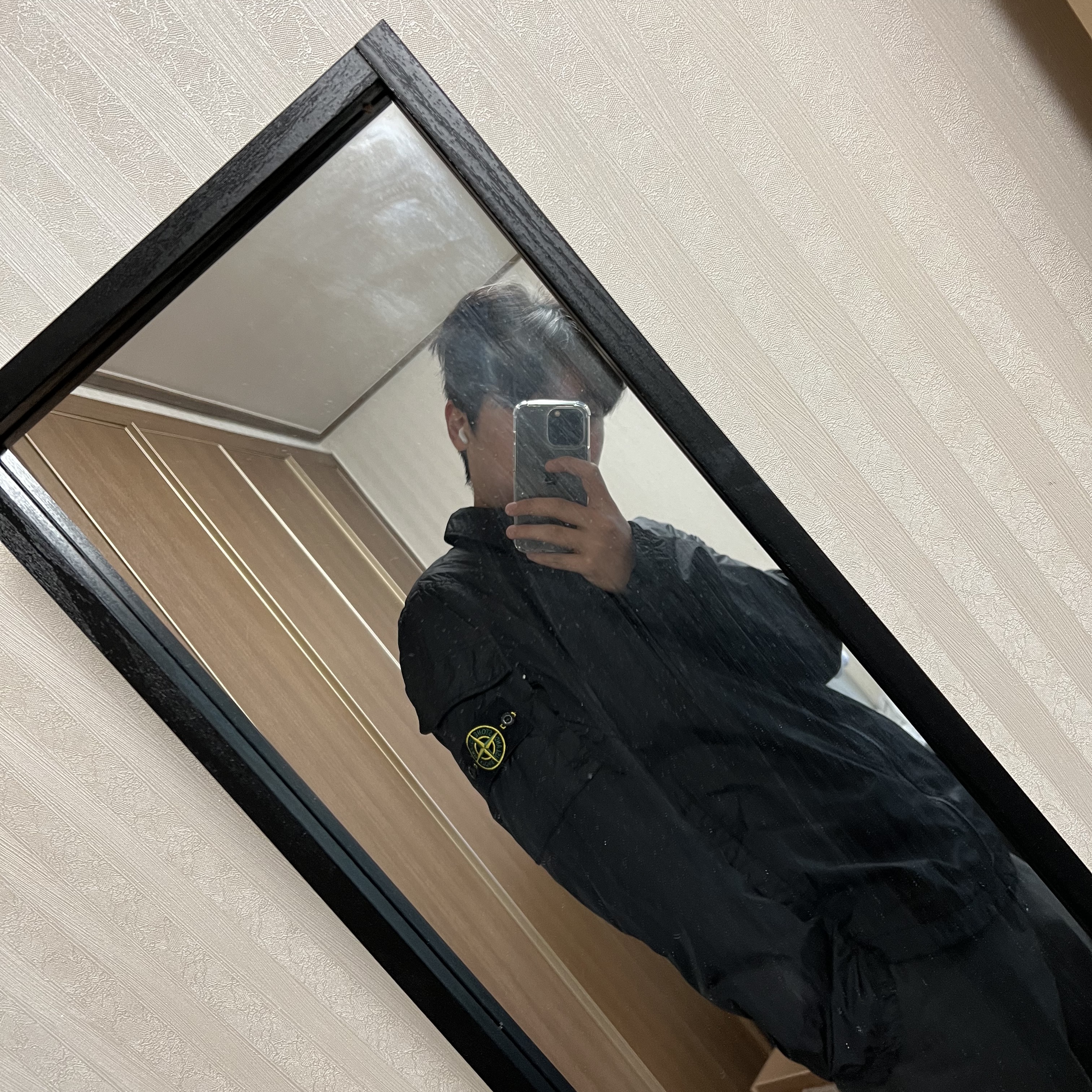 Stone Island 10223 Crinkle Reps Nylon Garment Dyed Overshirt Black - 22FW 착용 스타일
