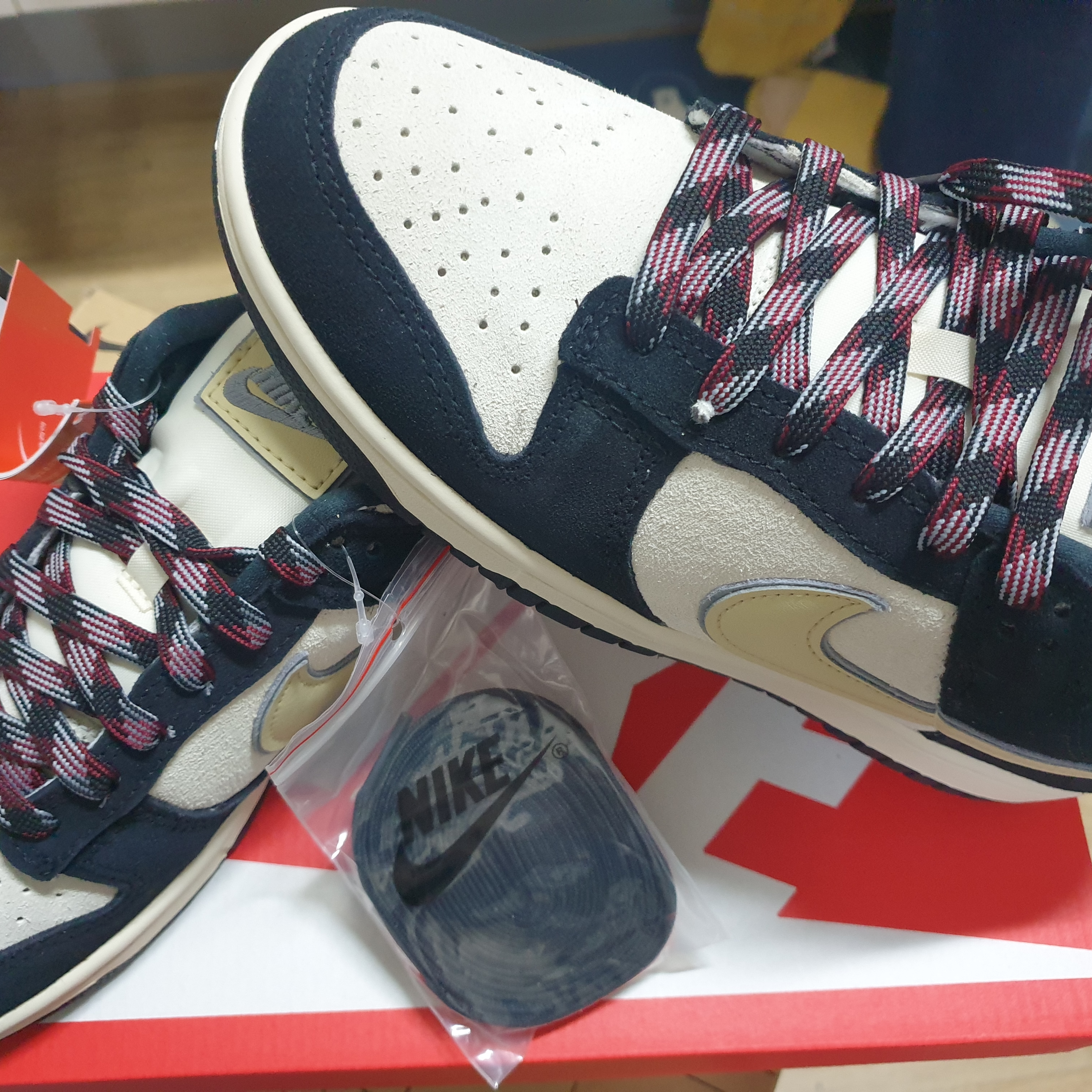 (W) Nike Dunk Low LX Black Suede 착용 스타일