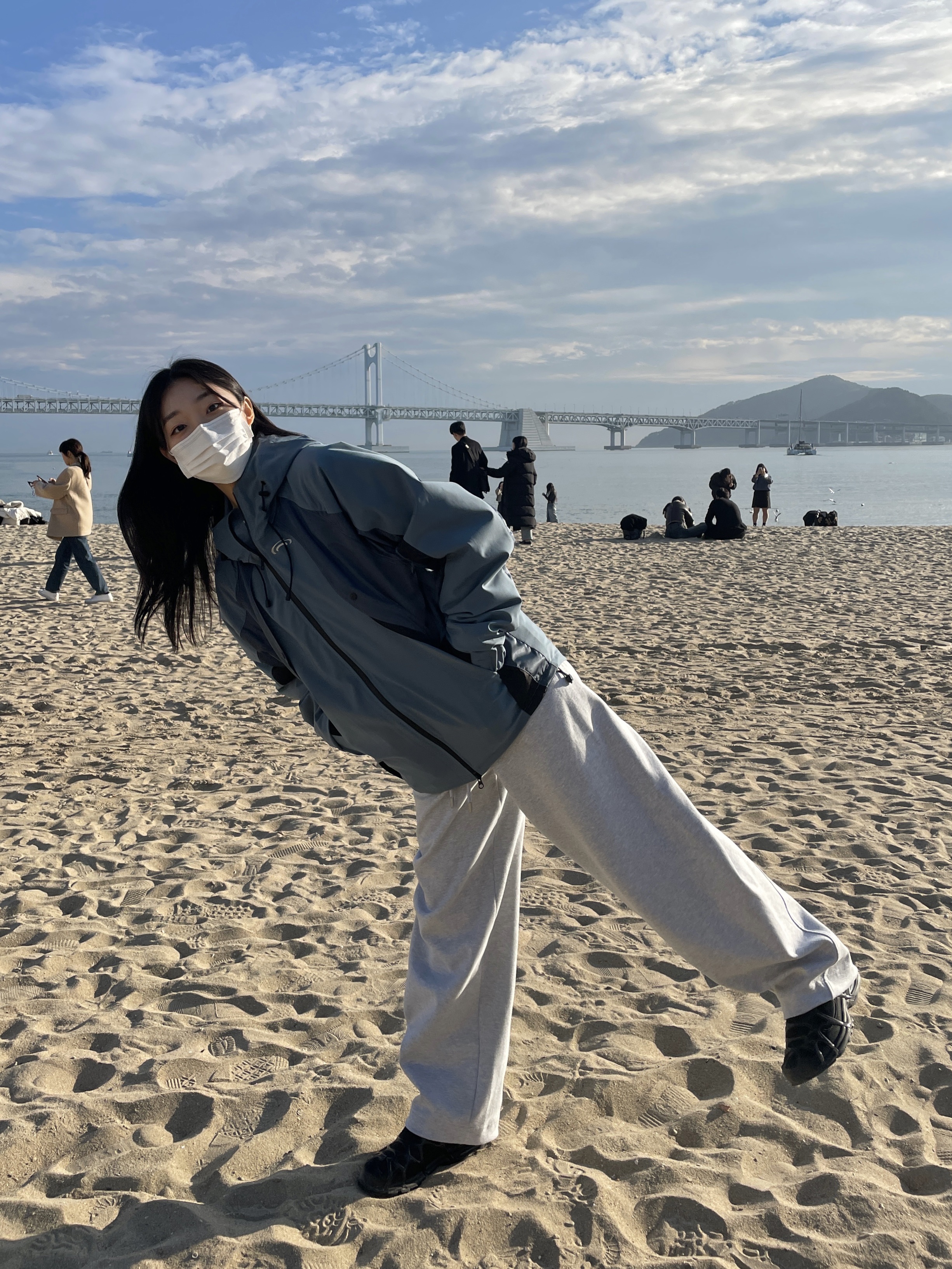 Zara x Ader Error Jogger Pants Grey, Nike Air Kukini Triple Black 착용 스타일 - 2