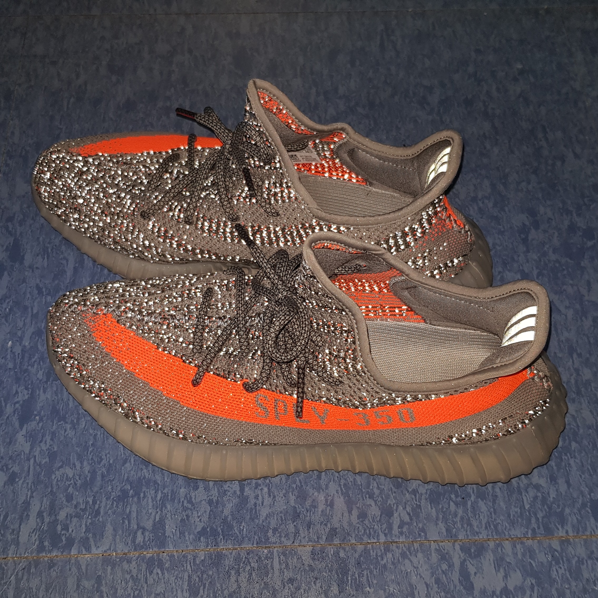 Adidas Yeezy Boost 350 V2 Beluga - Reflective 착용 스타일