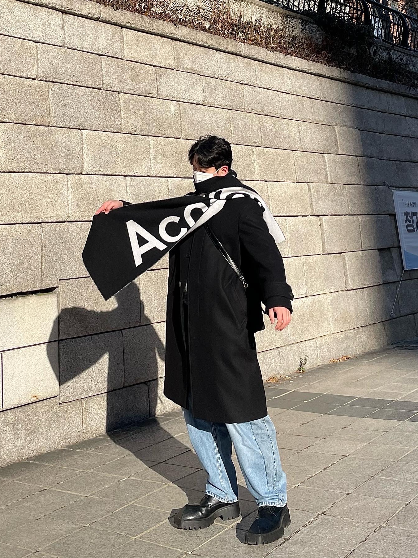 Acne Studios Logo Jacquard Muffler Black White, Balenciaga Rhino Derby Shoes Black 착용 스타일 - 2