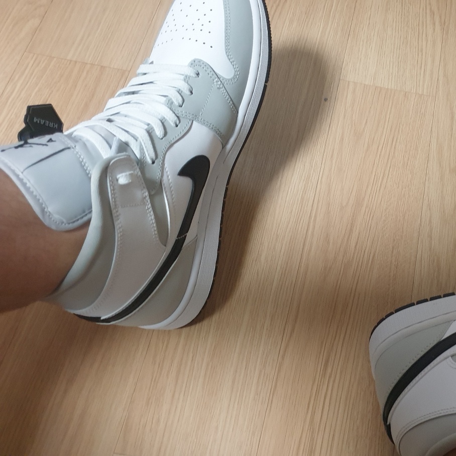 (W) Jordan 1 Mid Grey Fog 착용 스타일