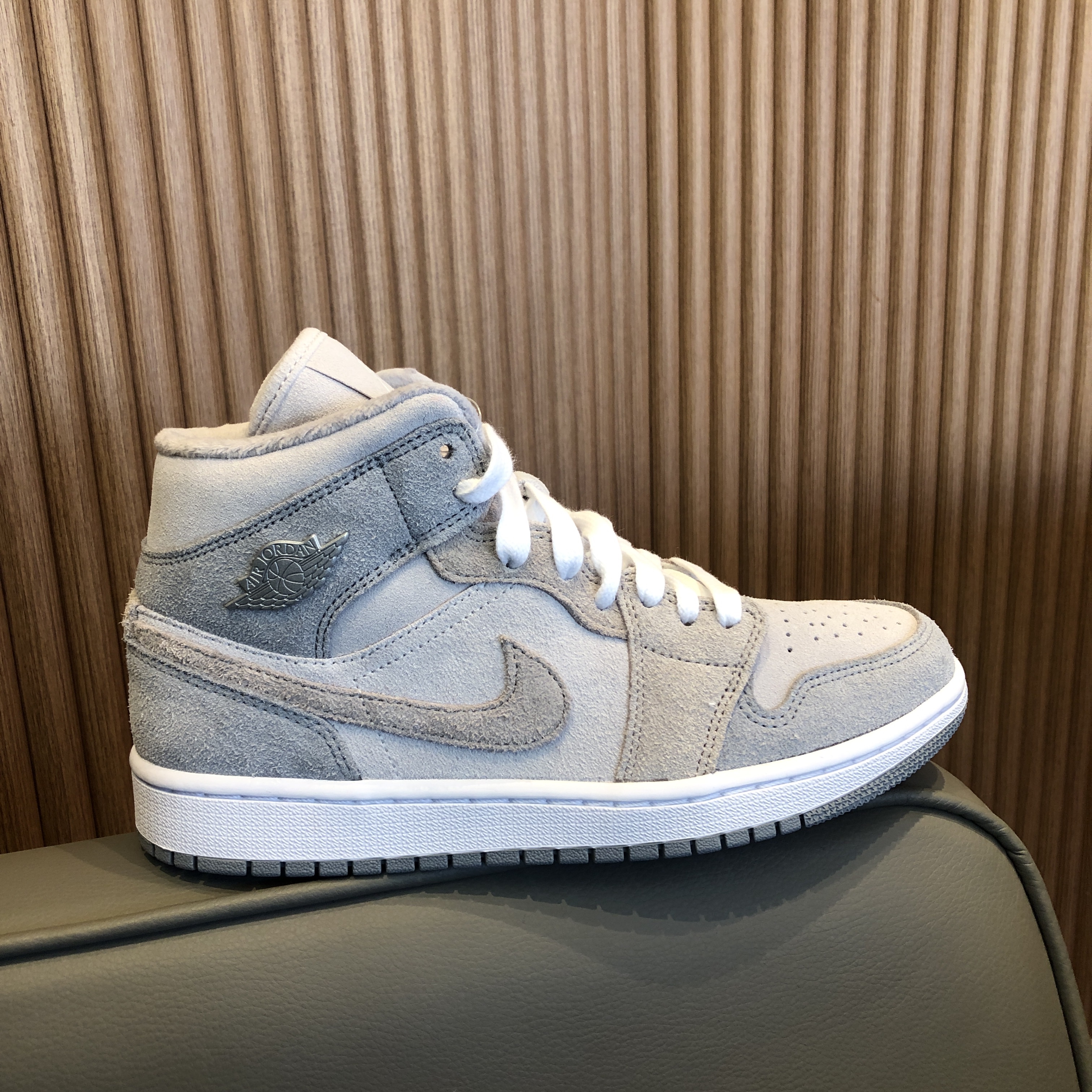 (W) Jordan 1 Mid SE Particle Grey 착용 스타일