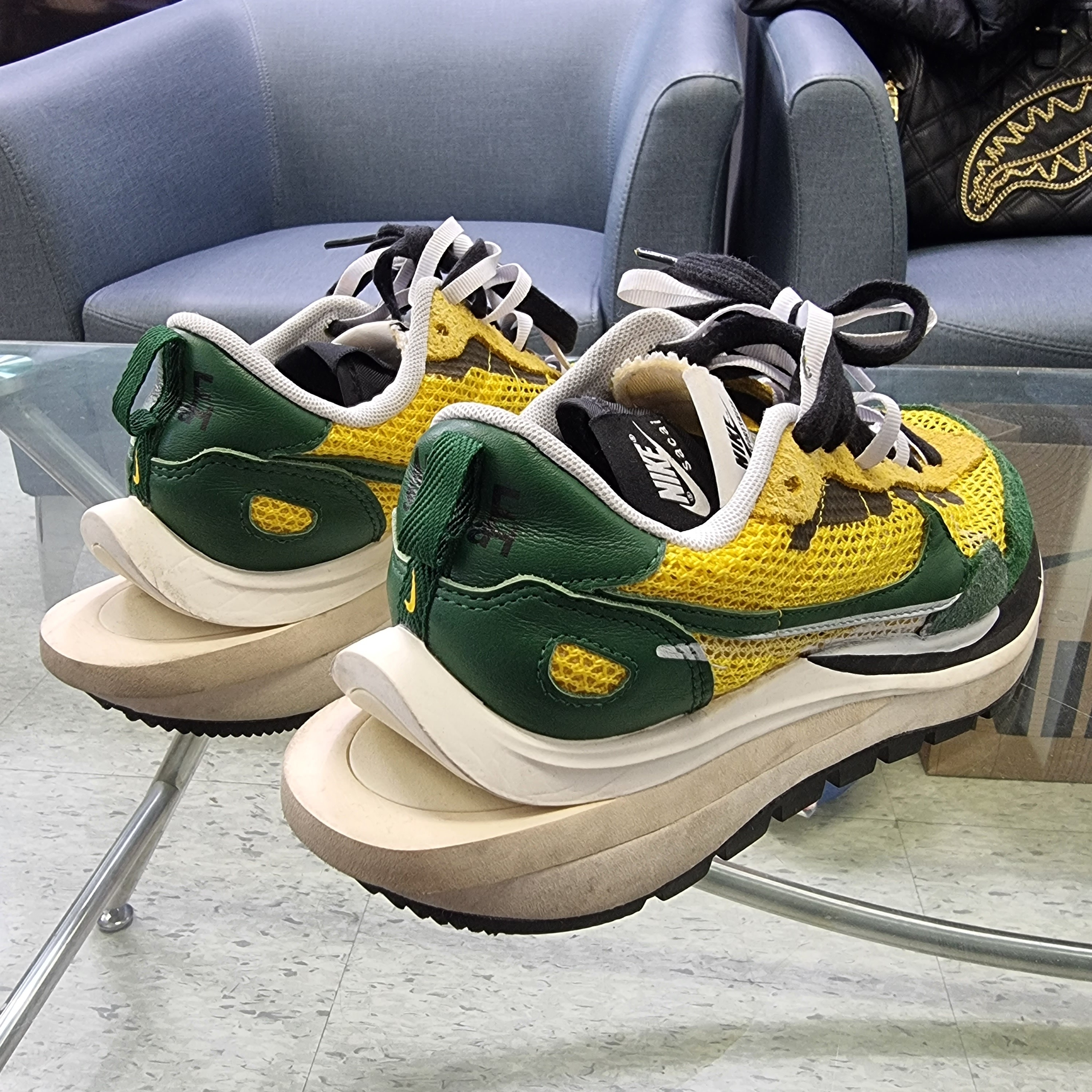 Nike x Sacai VaporWaffle Tour Yellow & Gorge Green Sail 착용 스타일 - 2