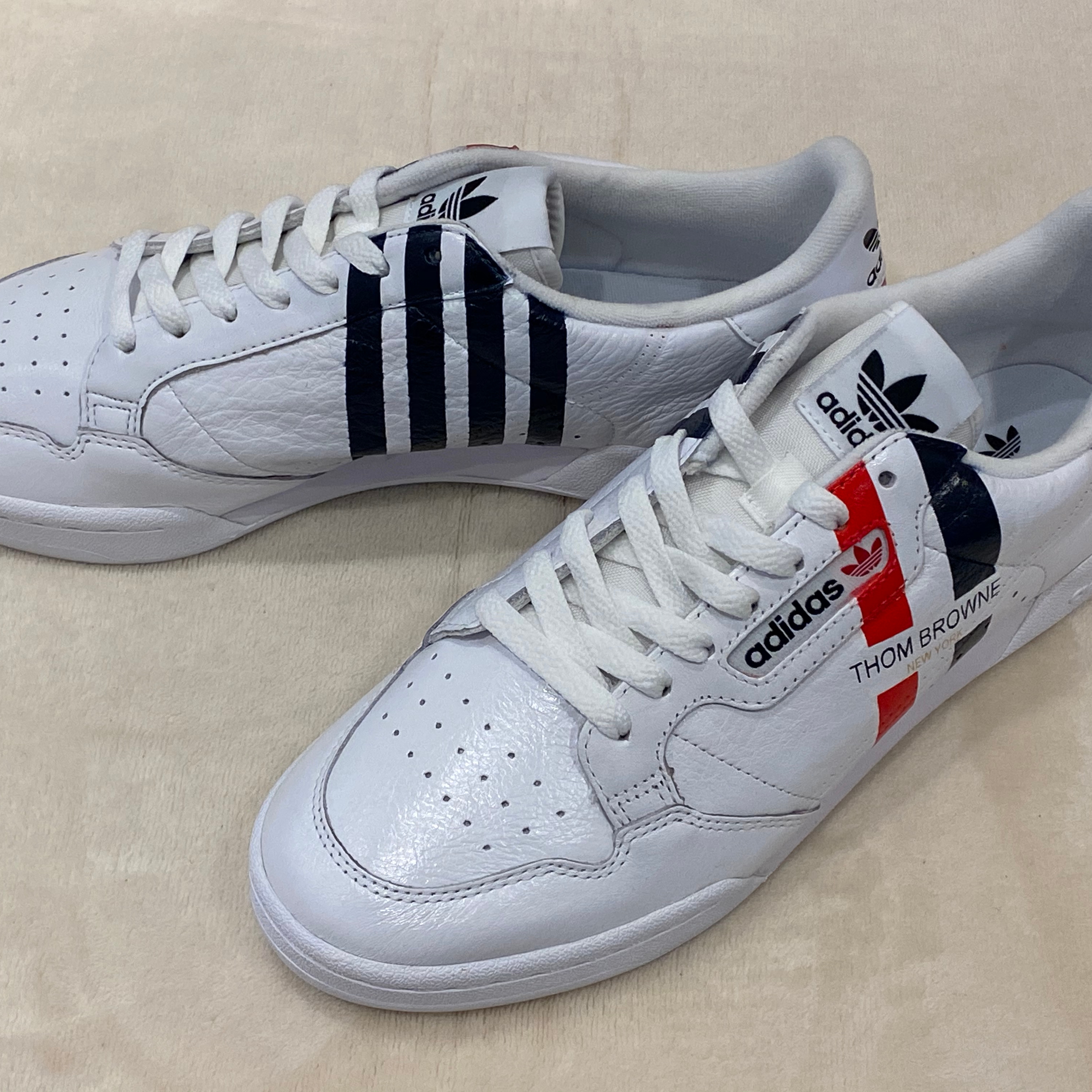 Adidas Continental 80 Donald Glover Off White, Adidas x Pharrell Williams Continental 80 Ecru Tint 착용 스타일 - 2