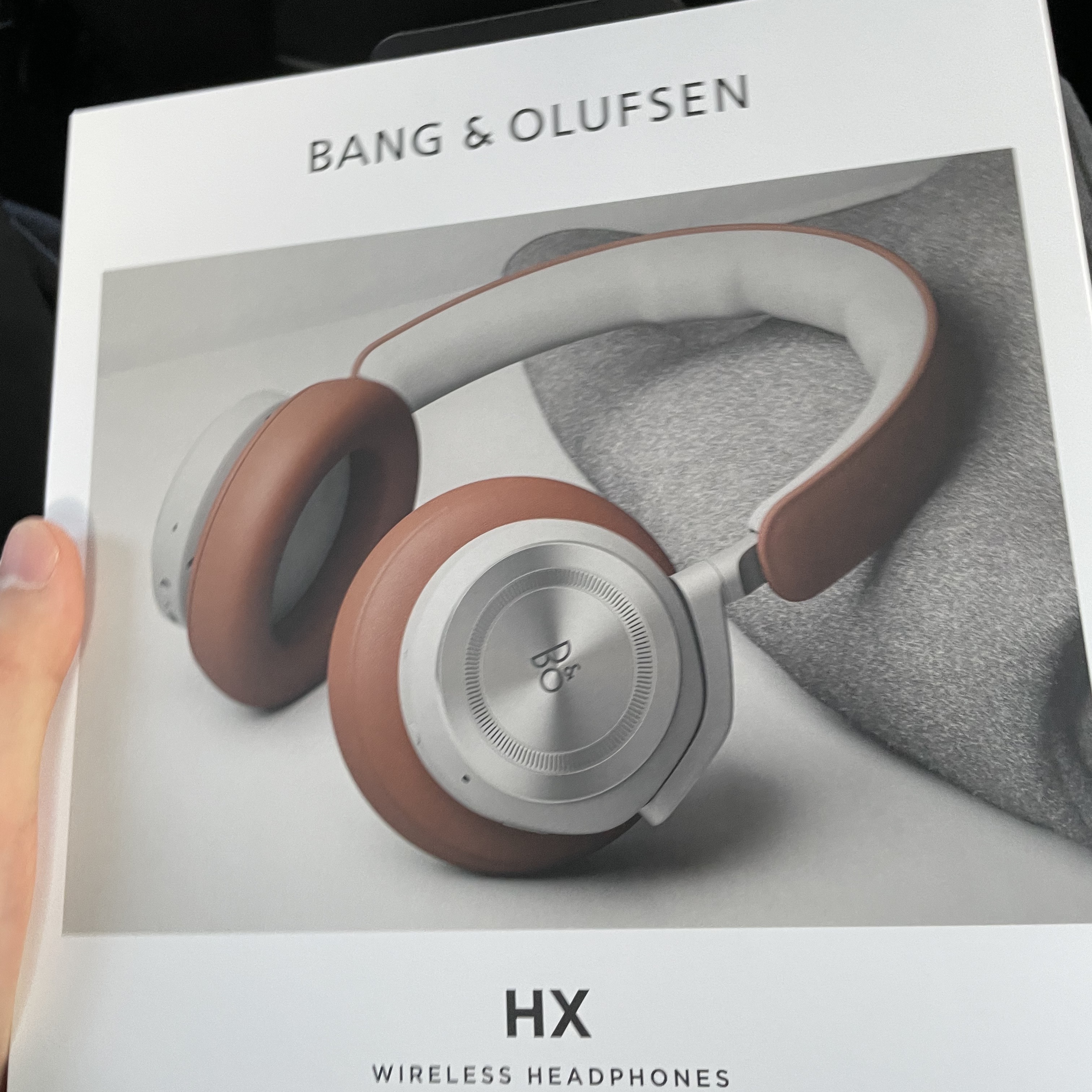 Bang & Olufsen Beoplay HX Timber (Korean Ver.) 착용 스타일