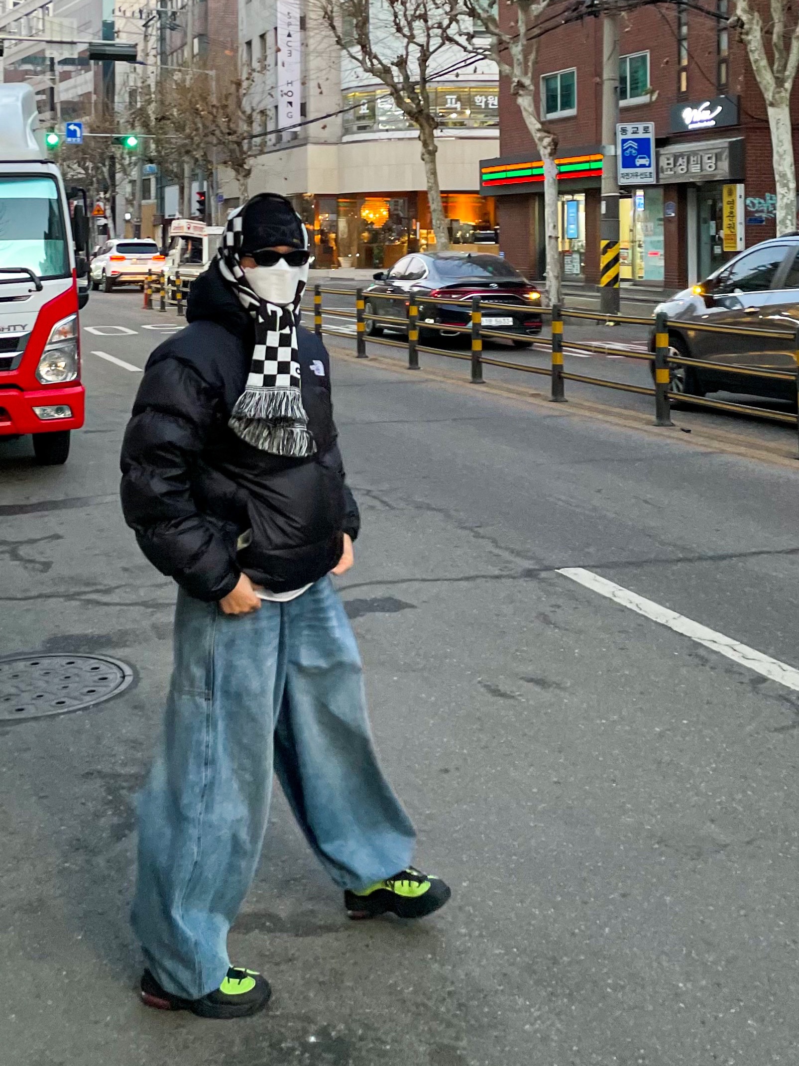 Nike x Stussy Air Penny II Vivid Green and Black, The North Face 1996 Eco Nuptse Jacket Black 착용 스타일 - 3