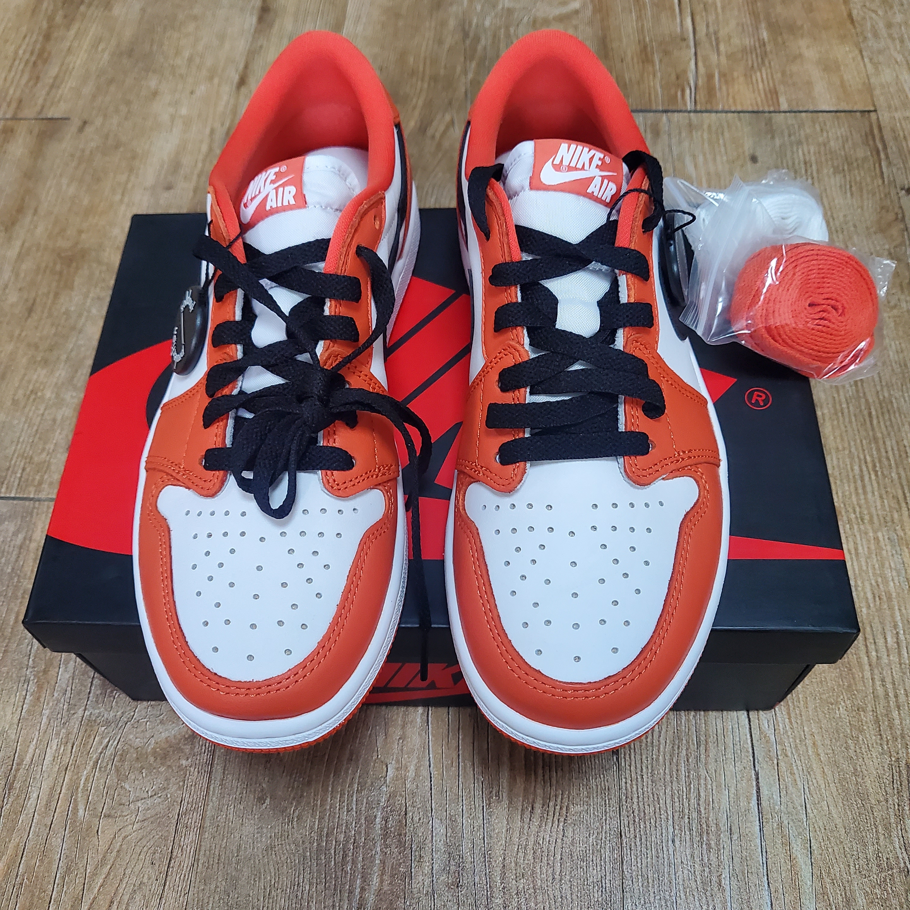 Jordan 1 Low OG Starfish 착용 스타일