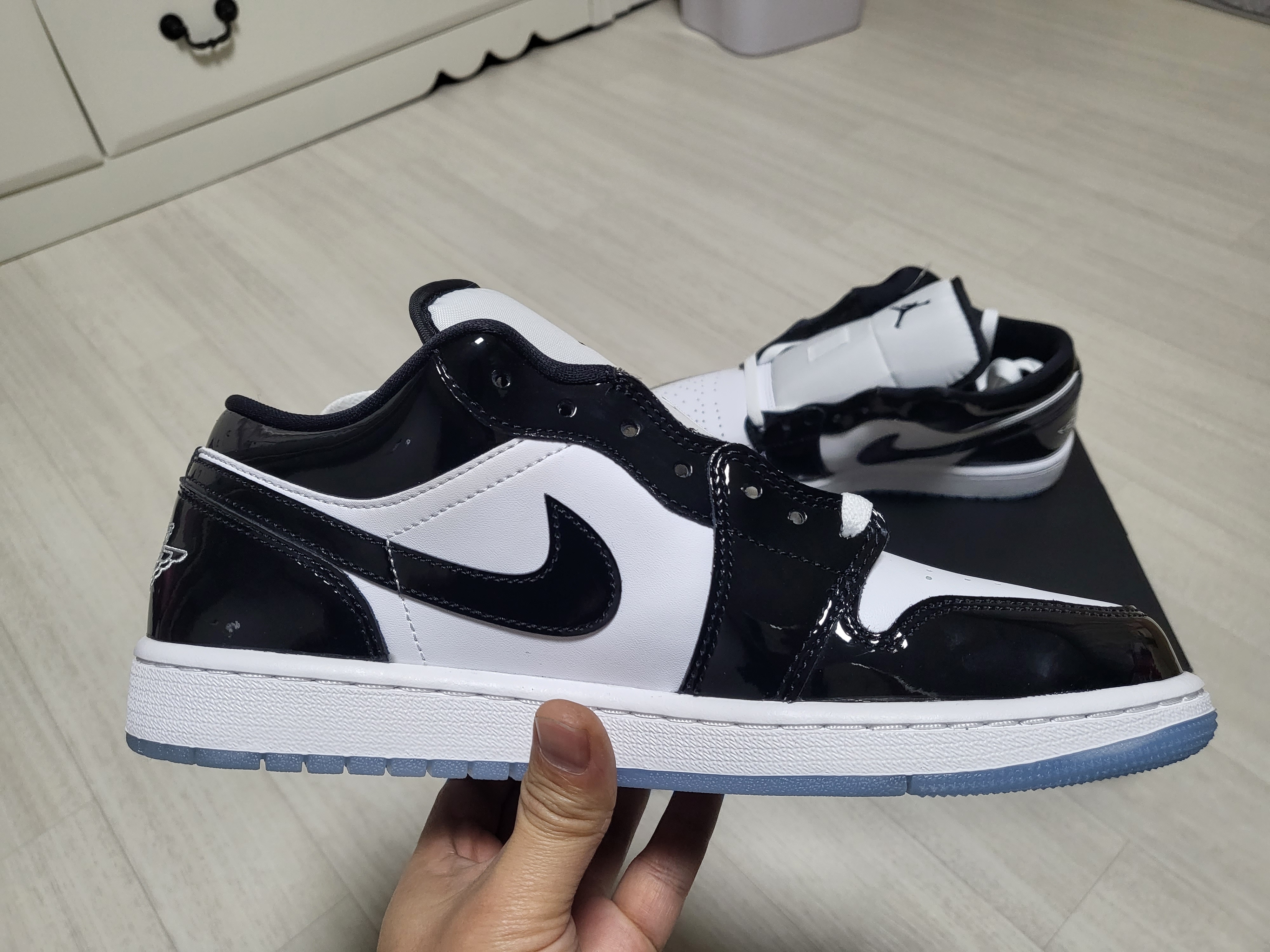 Jordan 1 Low SE Concord 착용 스타일 - 4