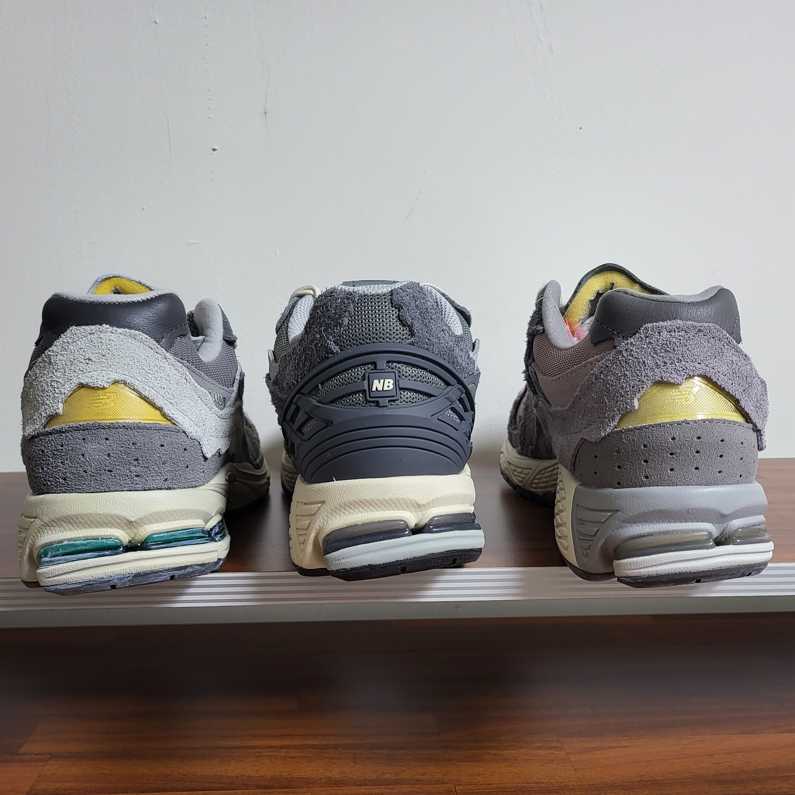 New Balance 2002R Protection Pack Zinc Eiffel Tower, New Balance 1906D Protection Pack Castlerock 착용 스타일 - 4