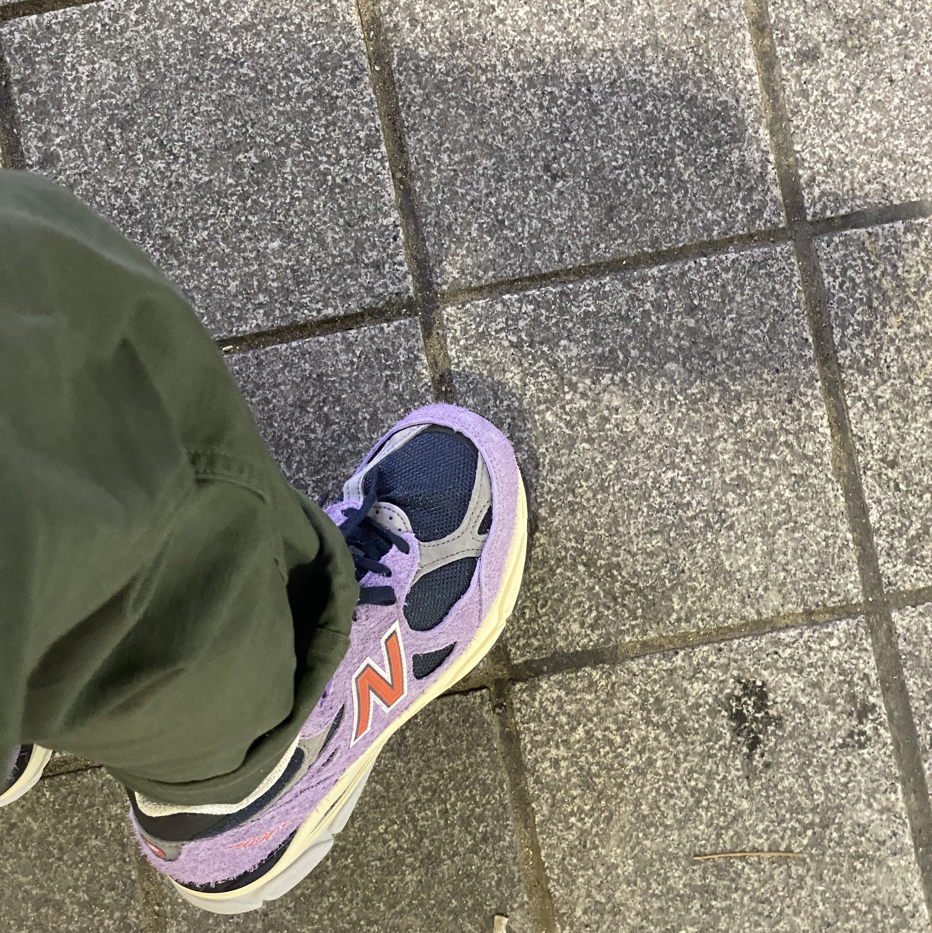 New Balance 990v3 Made in USA Raw Amethyst 착용 스타일 - 2