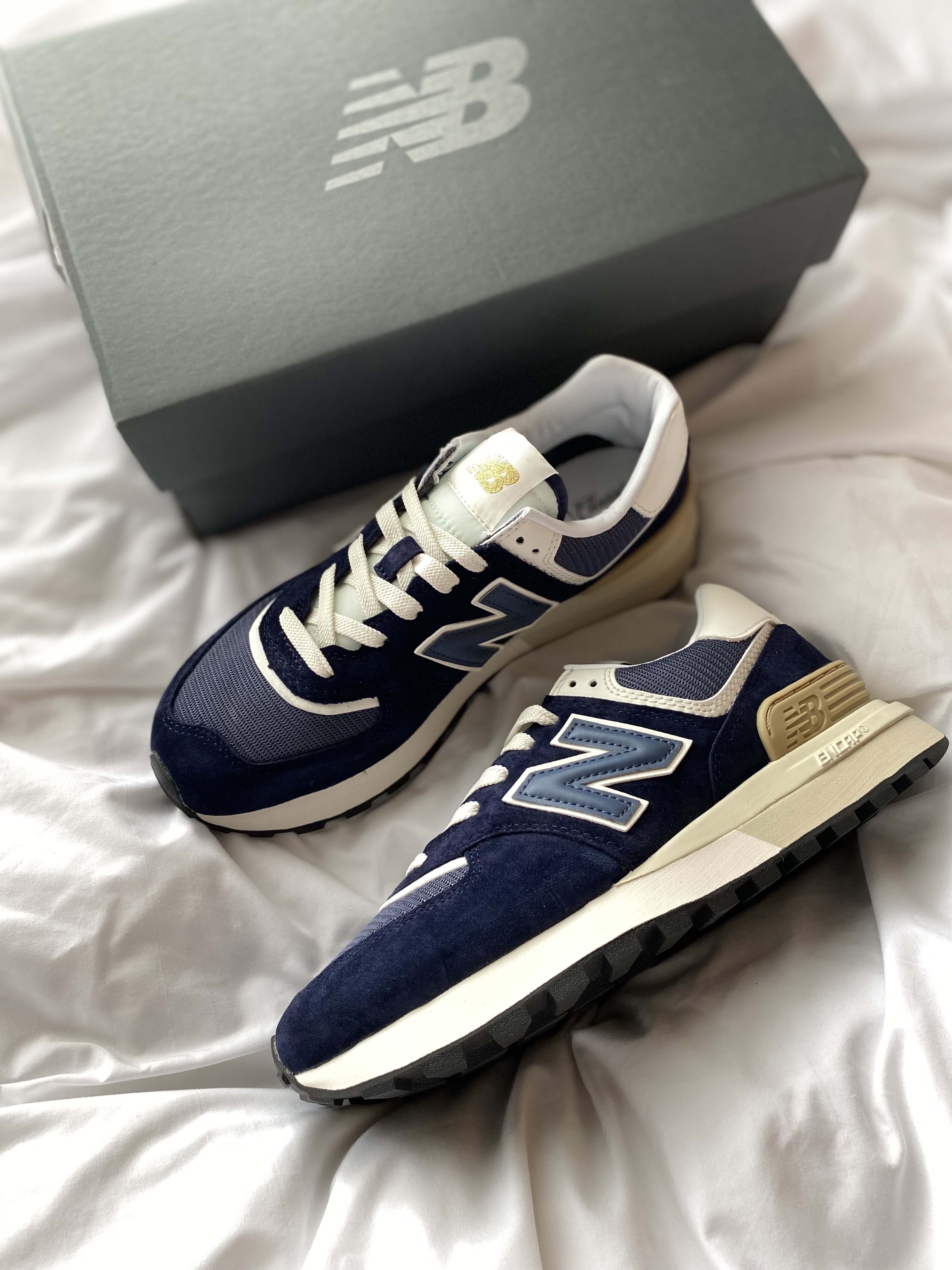 New Balance 574 Legacy Navy 착용 스타일 - 1