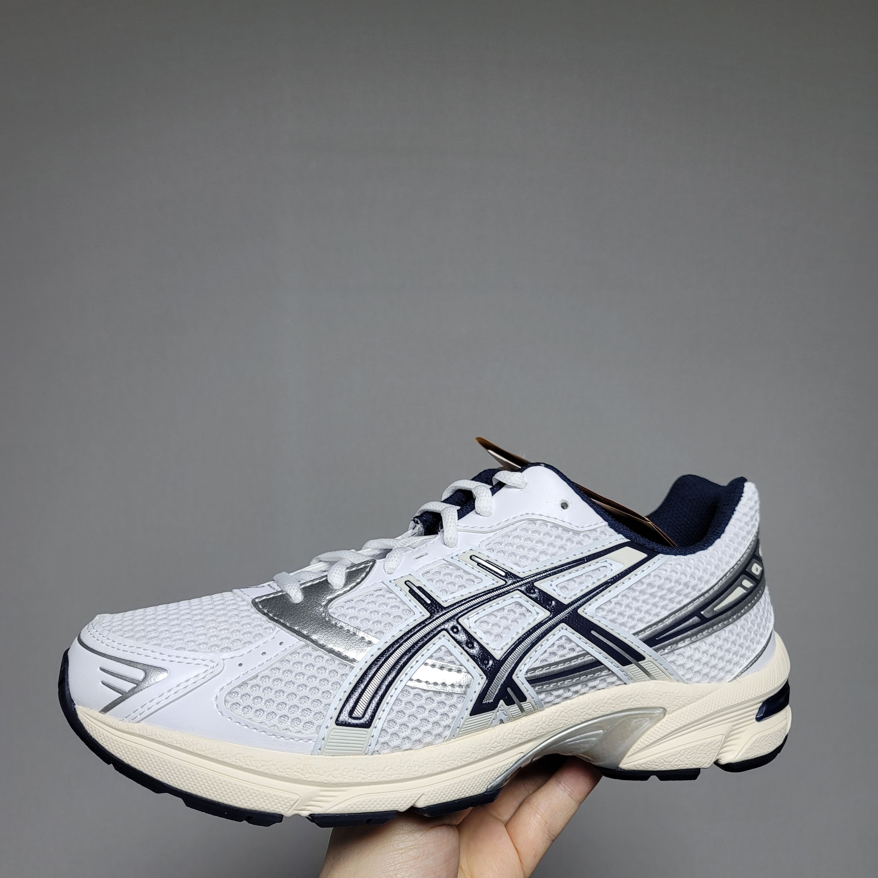 (W) Asics Gel-1130 White Midnight 착용 스타일 - 1