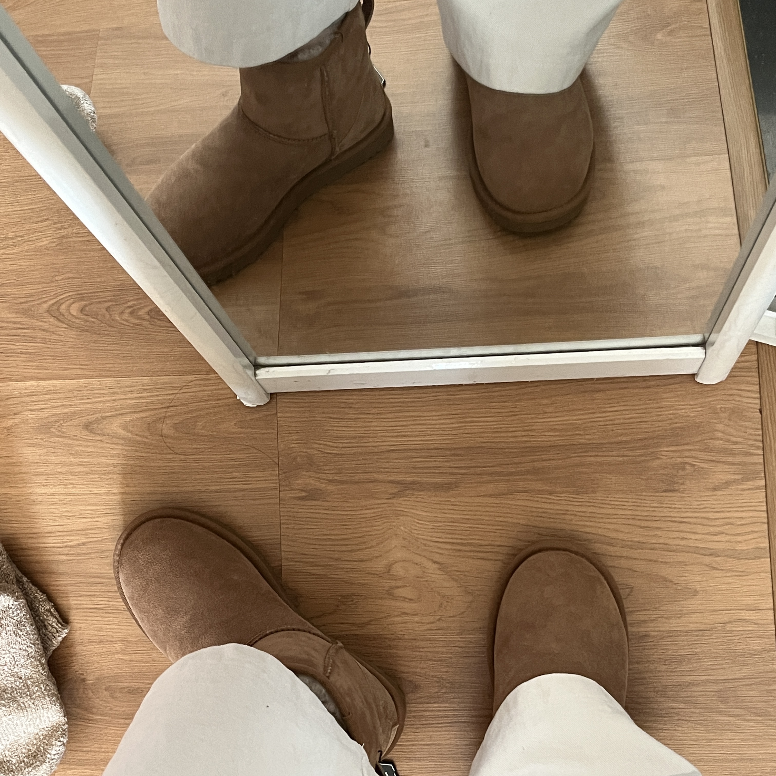 (W) UGG Classic Mini II Boots Chestnut 착용 스타일