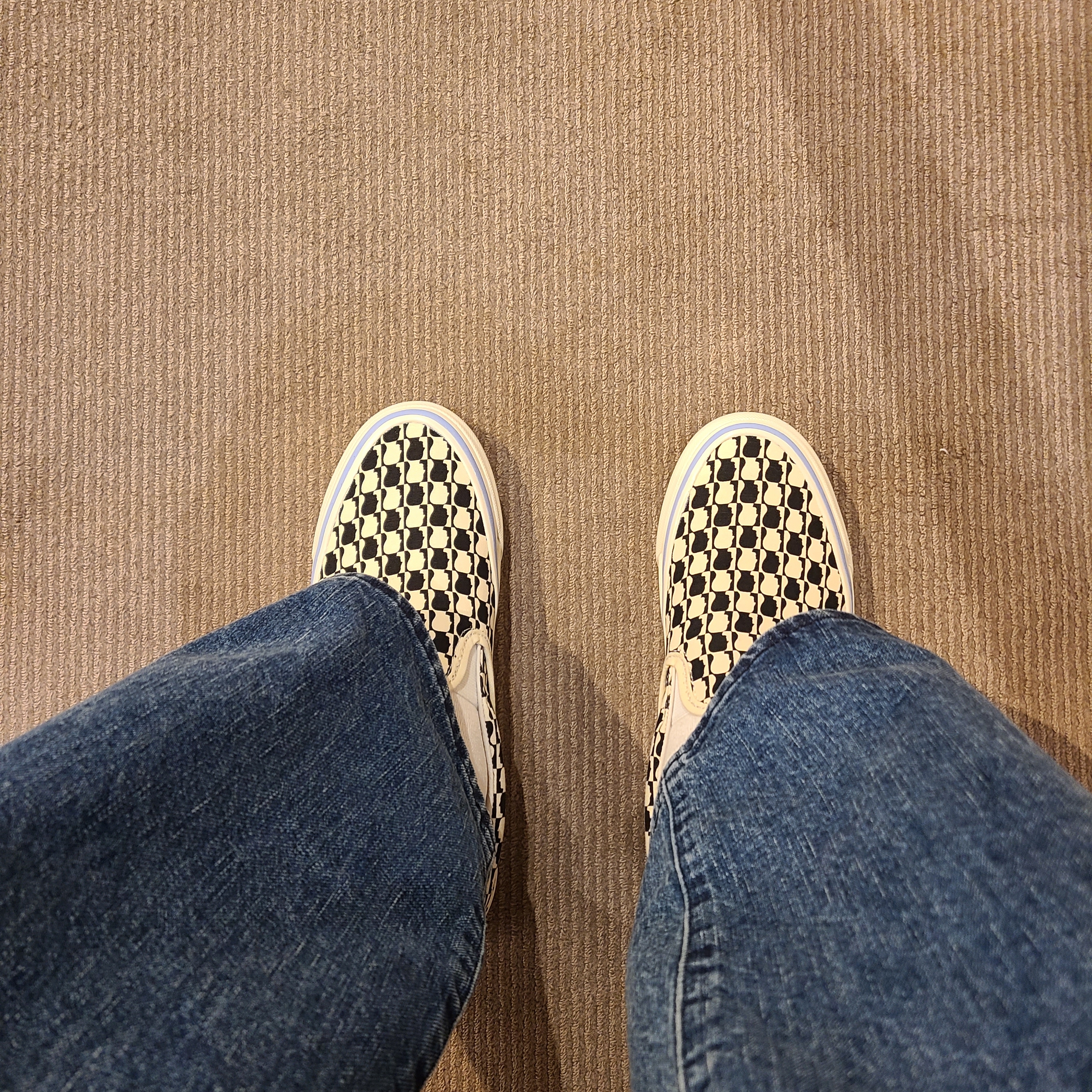 Vans Vault x Brain Dead OG Slip-On LX Black White 착용 스타일 - 2