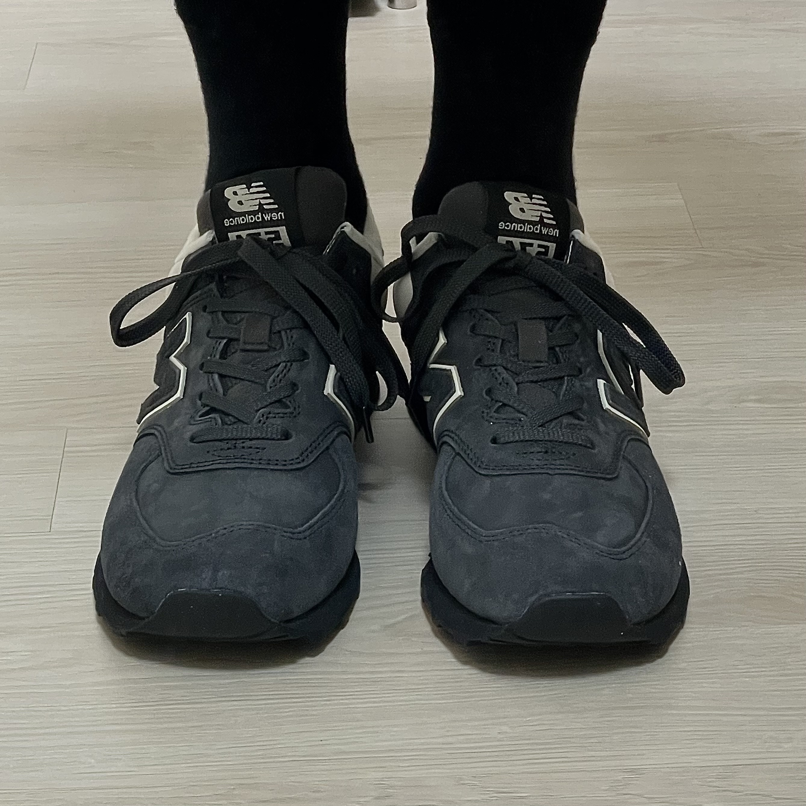 New Balance x Comme des Garcons Junya Watanabe Man 574 Suede Grey Off White 착용 스타일 - 2