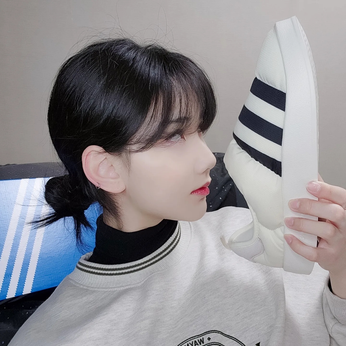 Adidas Puffylette Off White 착용 스타일 - 1