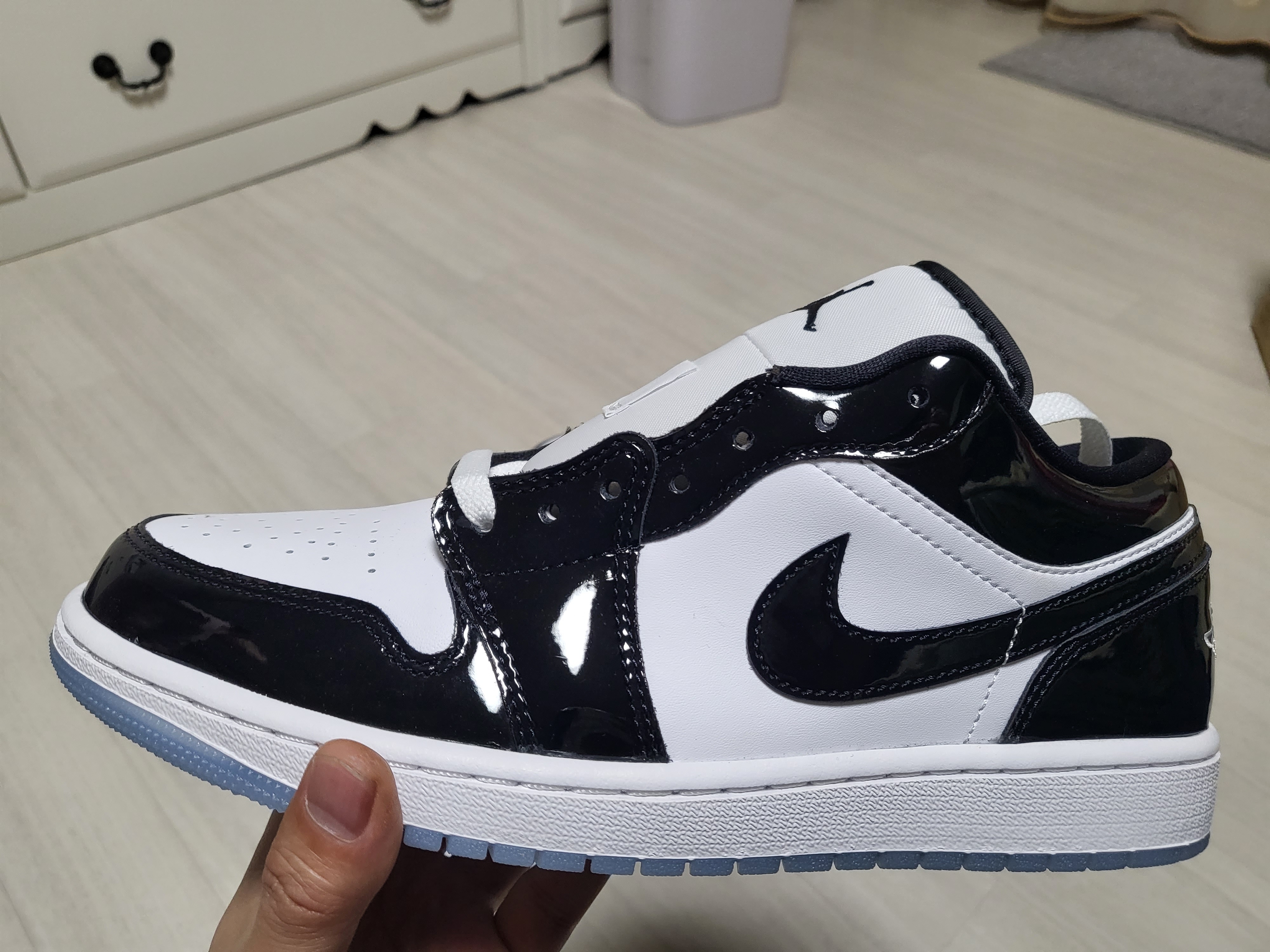 Jordan 1 Low SE Concord 착용 스타일 - 2