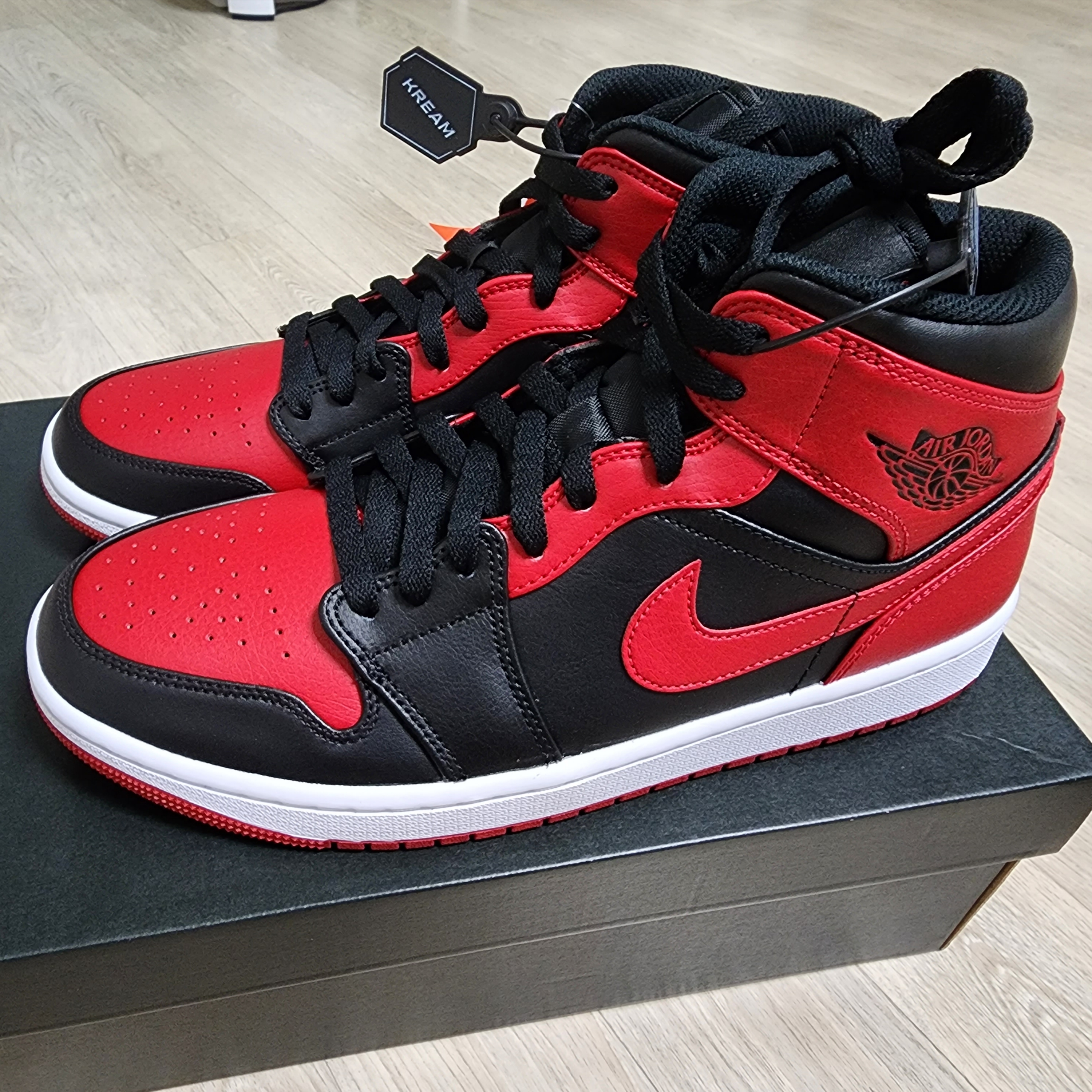 Jordan 1 Mid Bred Banned 2020 착용 스타일 - 2