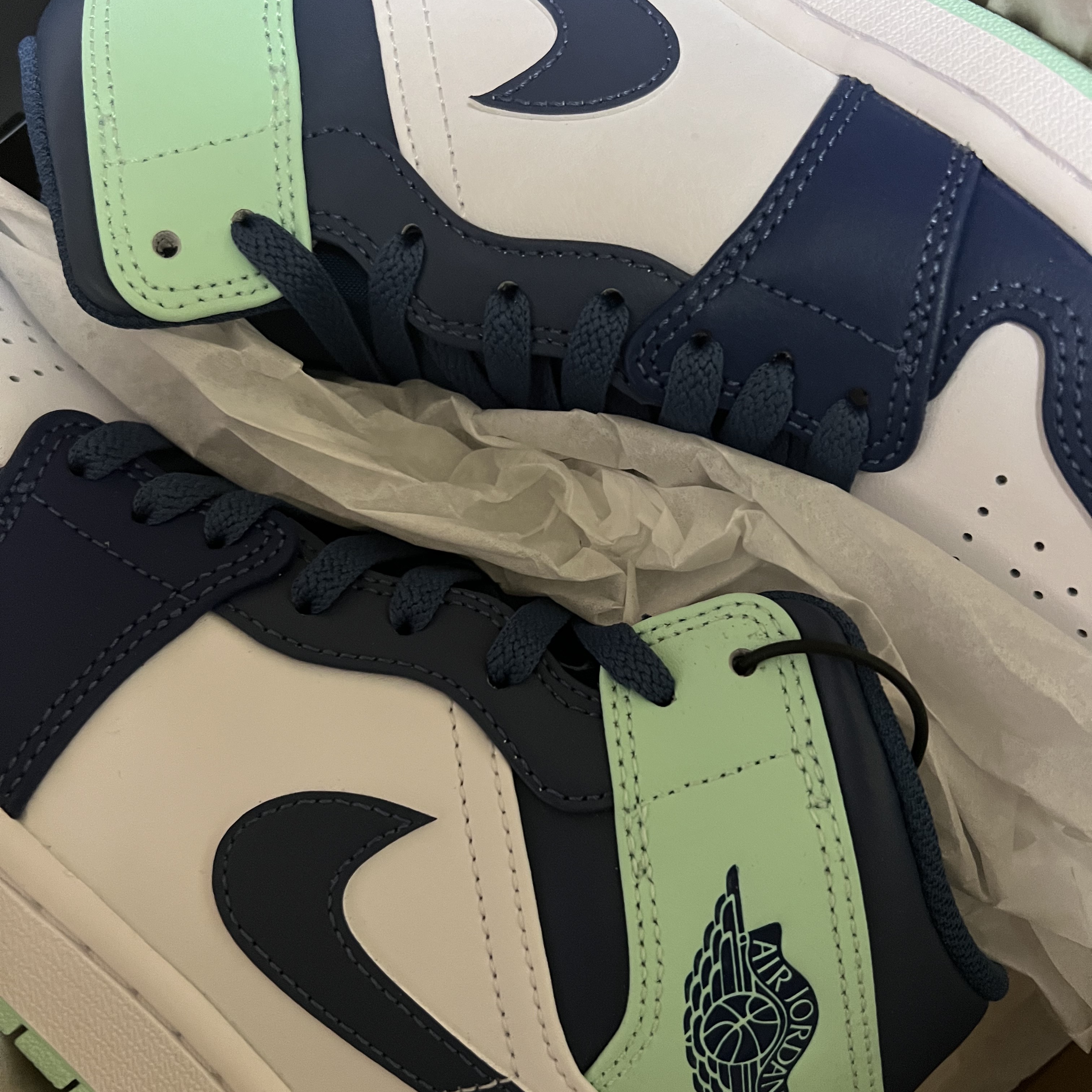 Jordan 1 Mid Blue Mint 착용 스타일 - 1
